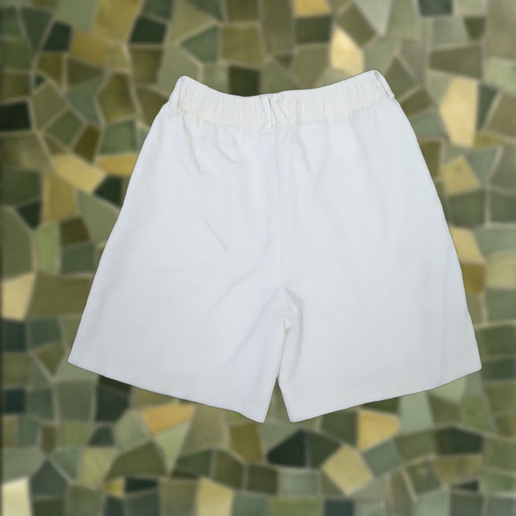 Vintage VINTAGE Bon Worth White High Rise Pull-On Shorts Women S Chino Cotton 90s Casual Belt Loops Pockets 6.5 Inseam Size 28" / US 6 / IT 42 - 1 Thumbnail