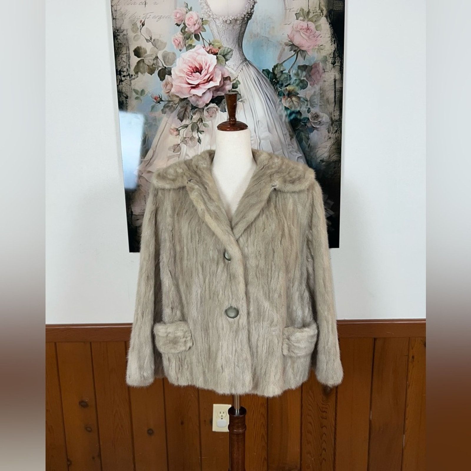 Vintage Stunning Vintage 1960s A.J. Ugent Azurene Mink Fur Coat! Size M / US 6-8 / IT 42-44 - 3 Thumbnail