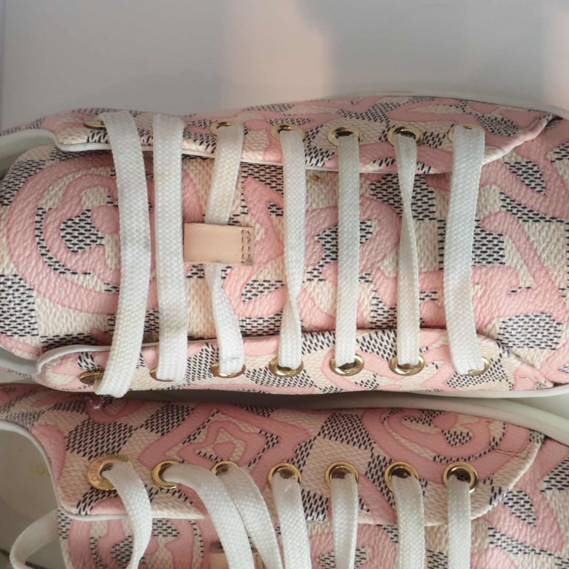 Louis Vuitton Louis Vuitton Tahitienne Pink Flower Sneakers Size US 9 / IT 39 - 23 Thumbnail