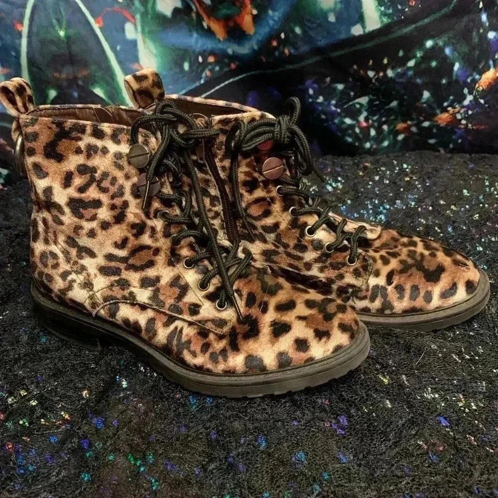 Designer Stylish Leopard Print Ankle Boots - Size 6M Size US 6 / IT 36 - 1 Thumbnail