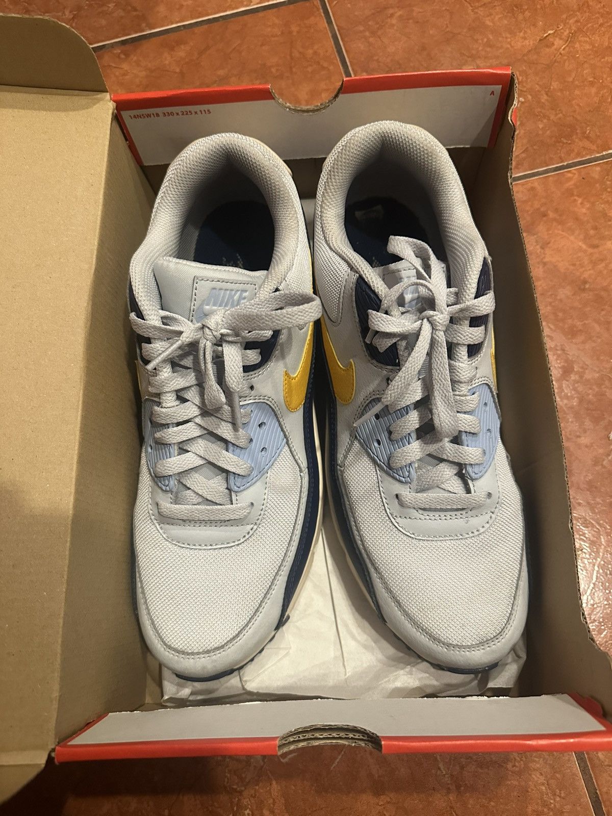 Nike Nike Air Max 90 Essential Size US 11 / EU 44 - 7 Thumbnail
