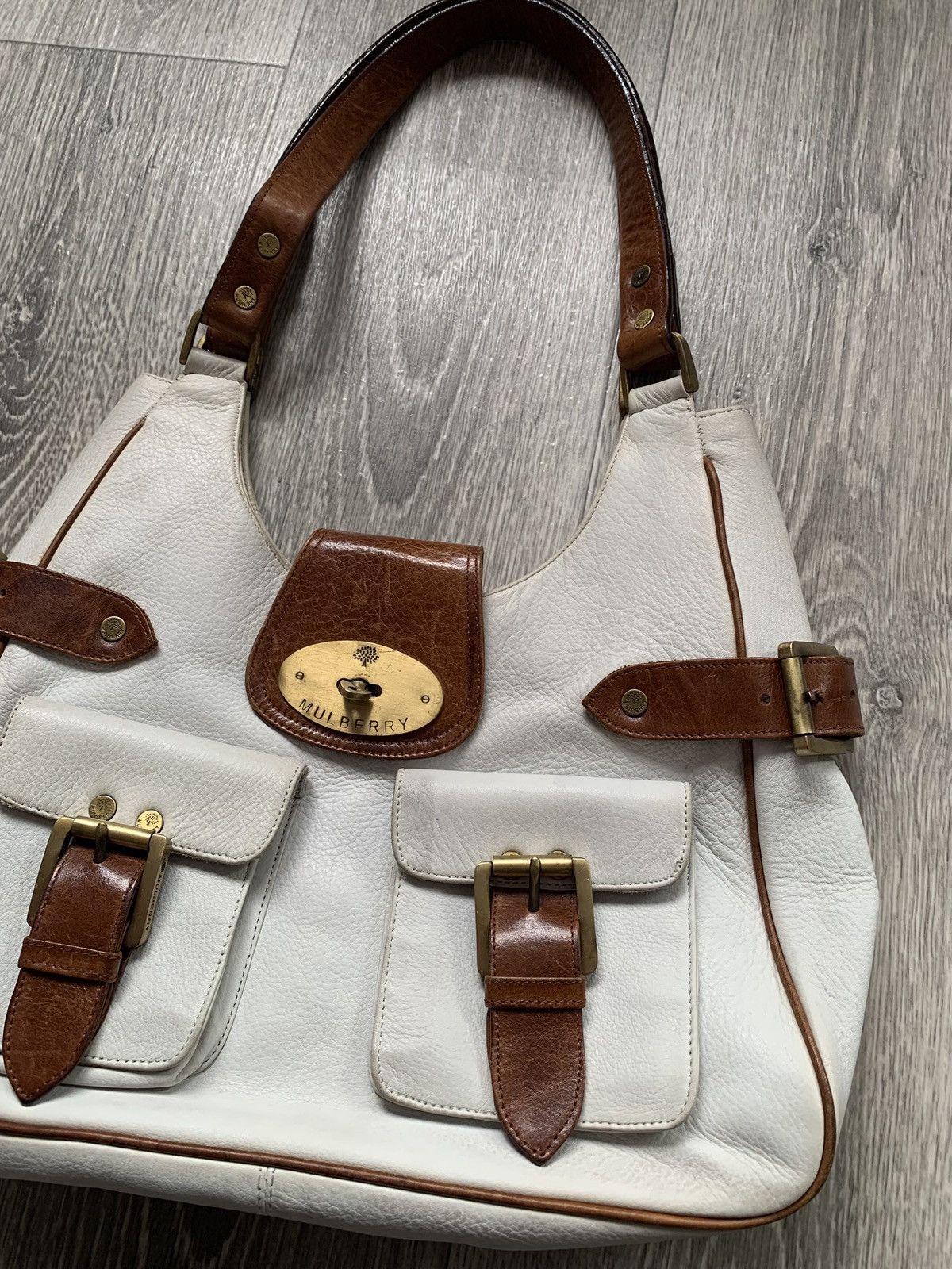 Mulberry Mulberry Vintage White Leather Buckle Handled Bag Luxury Size ONE SIZE - 2 Thumbnail
