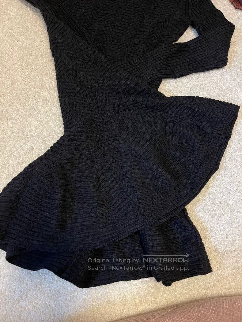 Valentino Valentino Black wool dress Size M / US 6-8 / IT 42-44 - 2 Thumbnail