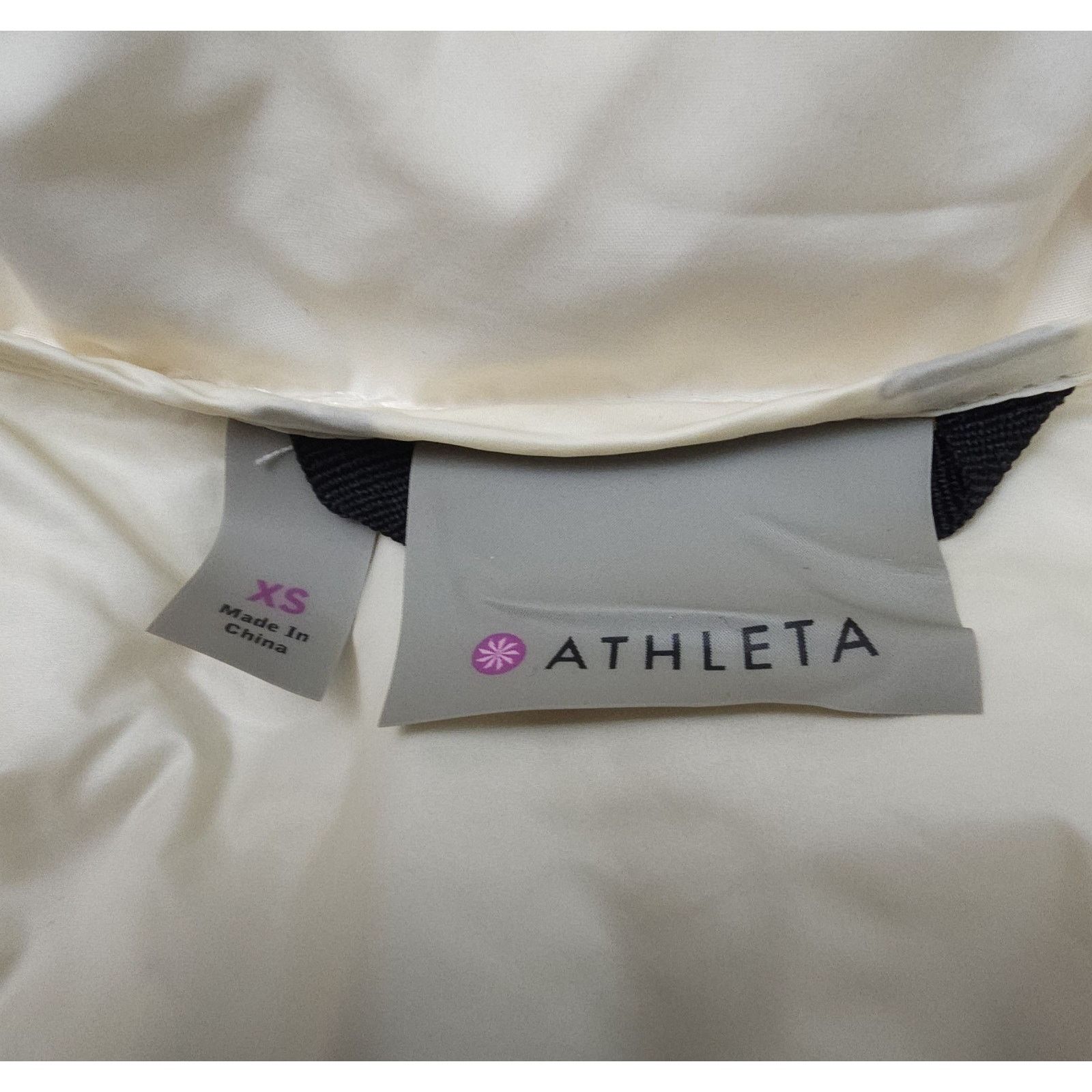 Athleta ATHLETA Asymmetrical So Down Puffer Jacket with Pockets Size XS / US 0-2 / IT 36-38 - 8 Thumbnail