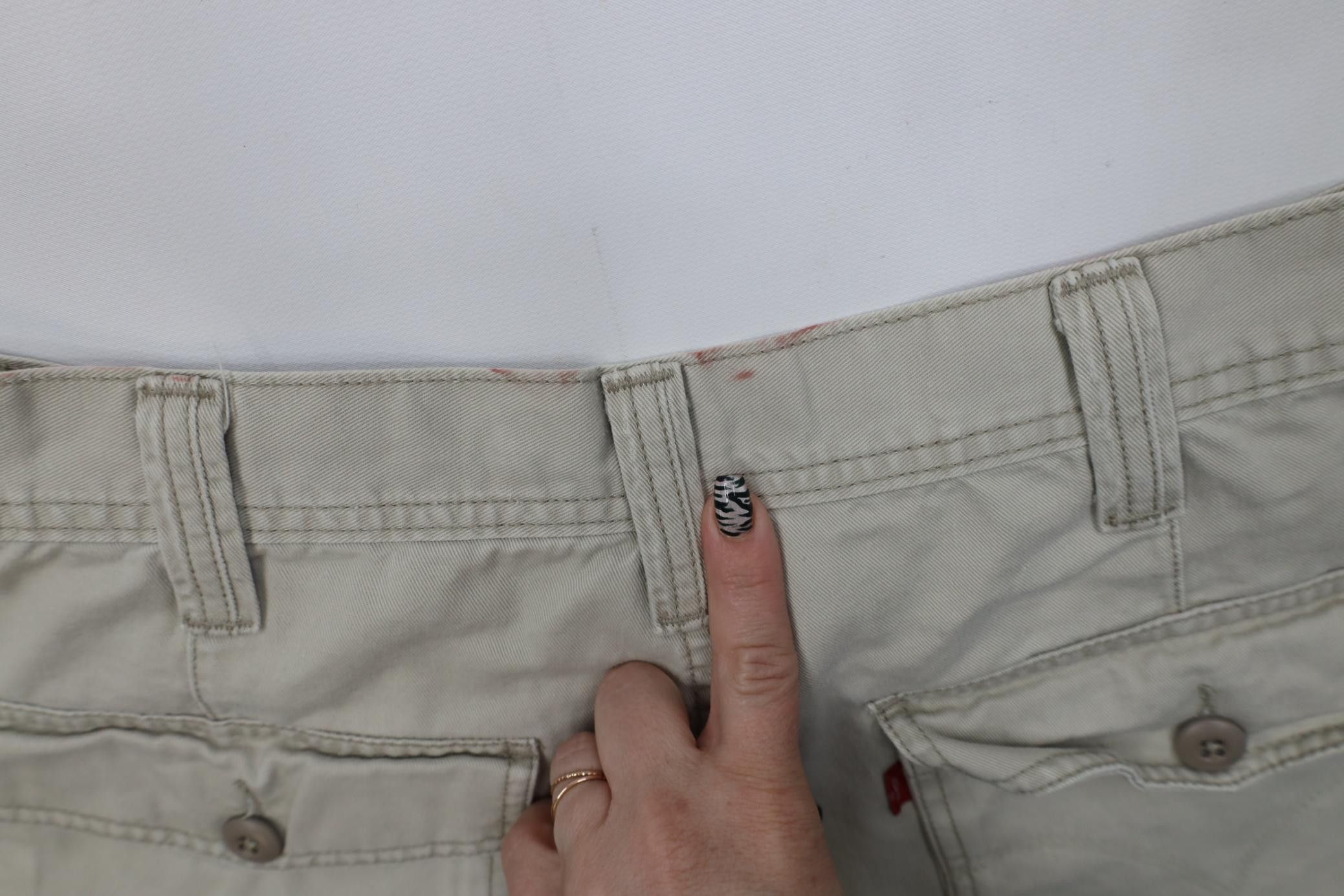 Levi's Vintage Y2K 2004 Levis Baggy Fit Cargo Shorts Beige Khaki Size US 34 / EU 50 - 13 Thumbnail