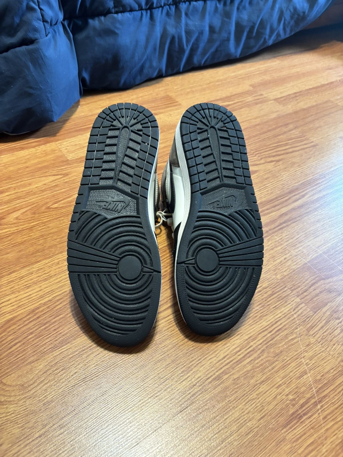 Jordan Brand Jordan 1 Mocha Size US 9.5 / EU 42-43 - 5 Thumbnail