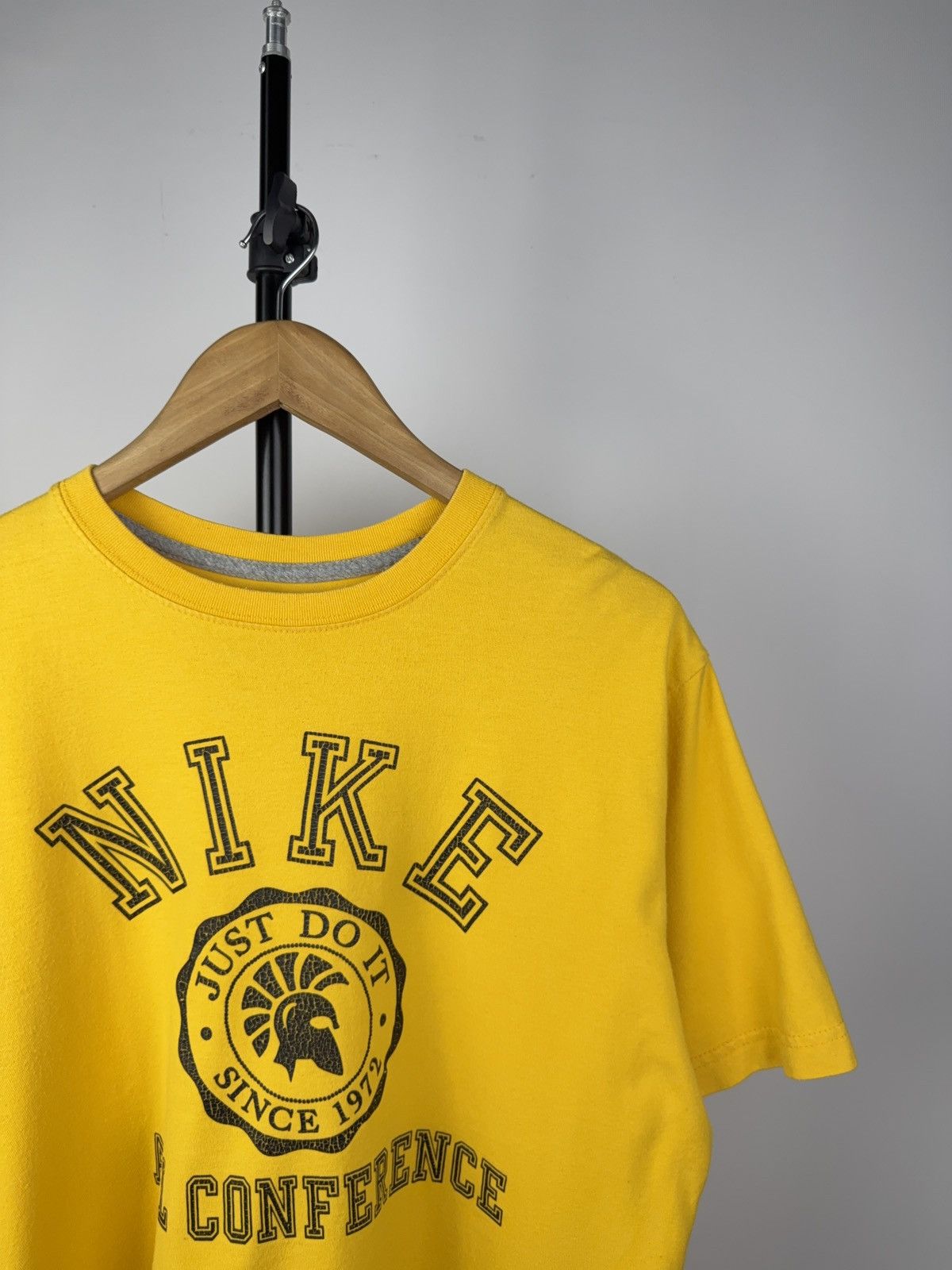 Nike × Vintage 00s Nike Yellow College Tee “Just Do It” Spartan Graphic L Size US L / EU 52-54 / 3 - 2 Thumbnail