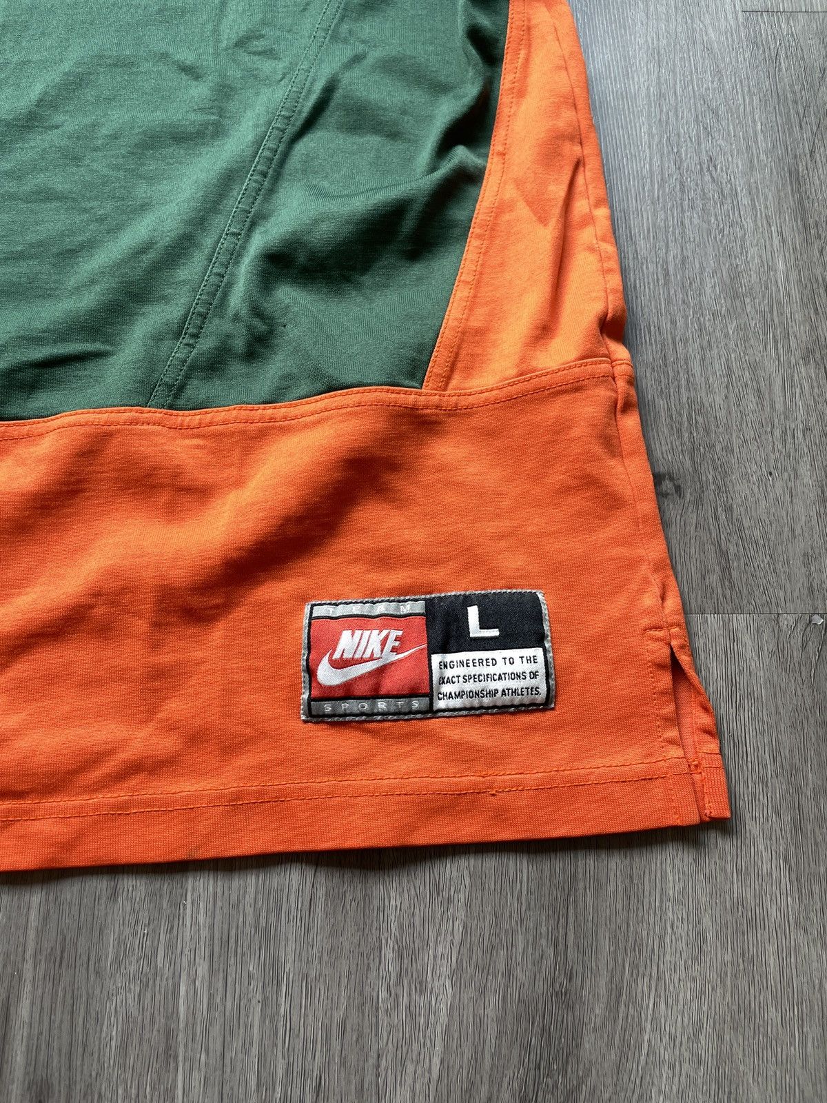 Vintage Vintage 90’s Nike “University of Miami Logo” T-shirt (Sz.L) Size US L / EU 52-54 / 3 - 4 Thumbnail