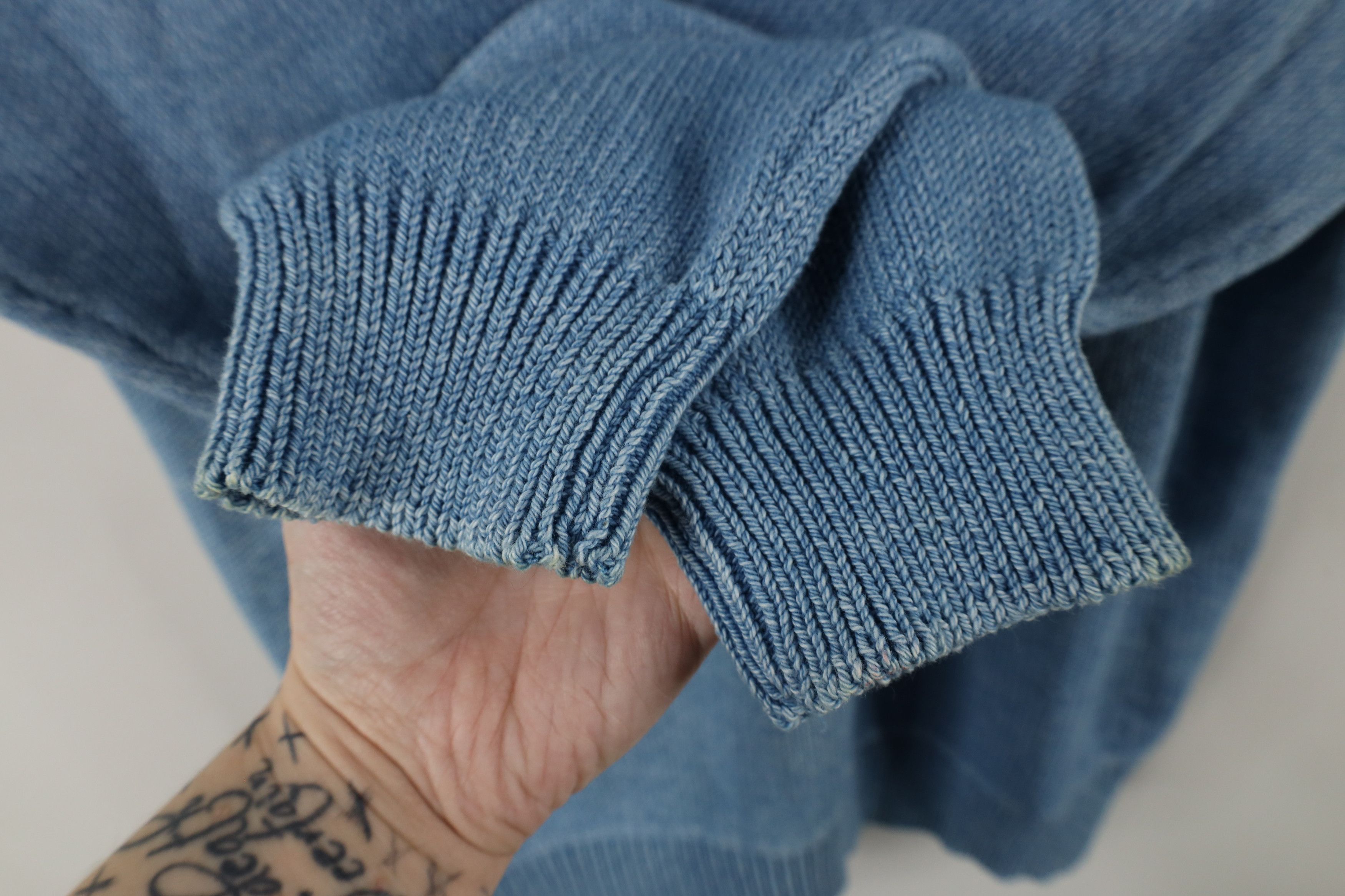 Vintage Vintage 90s Streetwear Stonewash Cotton Knit Sweater Blue Size US S / EU 44-46 / 1 - 6 Thumbnail