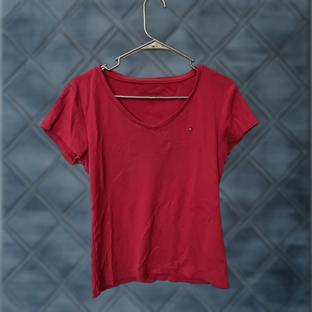 Tommy Hilfiger VINTAGE? No — Actually Not Vintage. Tommy Hilfiger T Shirt Womens Jersey Short Sleeve V-Neck 100% Cotton Pink Large L Size L / US 10 / IT 46 - 1 Thumbnail