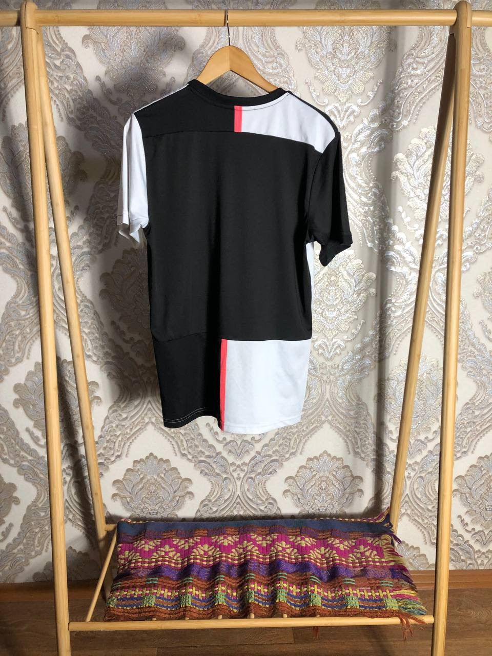 Vintage VERY RARE ADIDAS FC JUVENTUS ITALY SOCCER JERSEY RETRO 90s Size US M / EU 48-50 / 2 - 6 Thumbnail