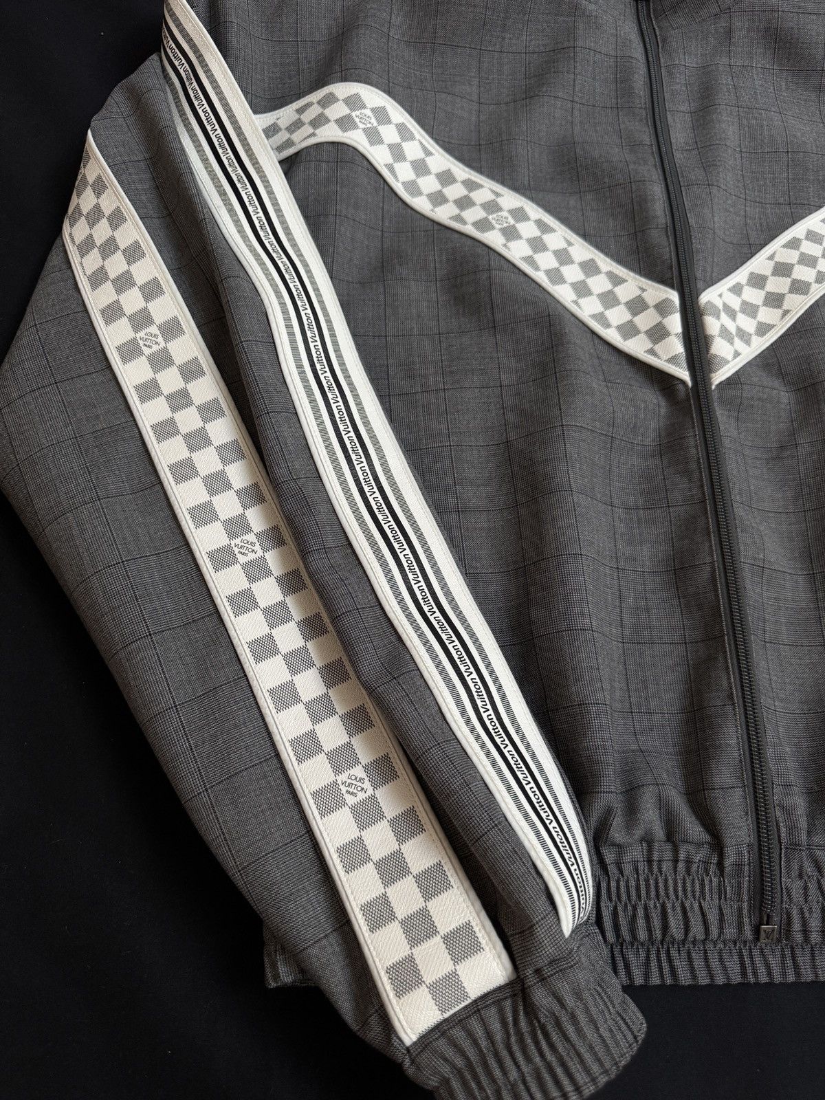 Louis Vuitton Louis Vuitton Damier Tailored Grey Track Suit - Size M Size US M / EU 48-50 / 2 - 2 Thumbnail