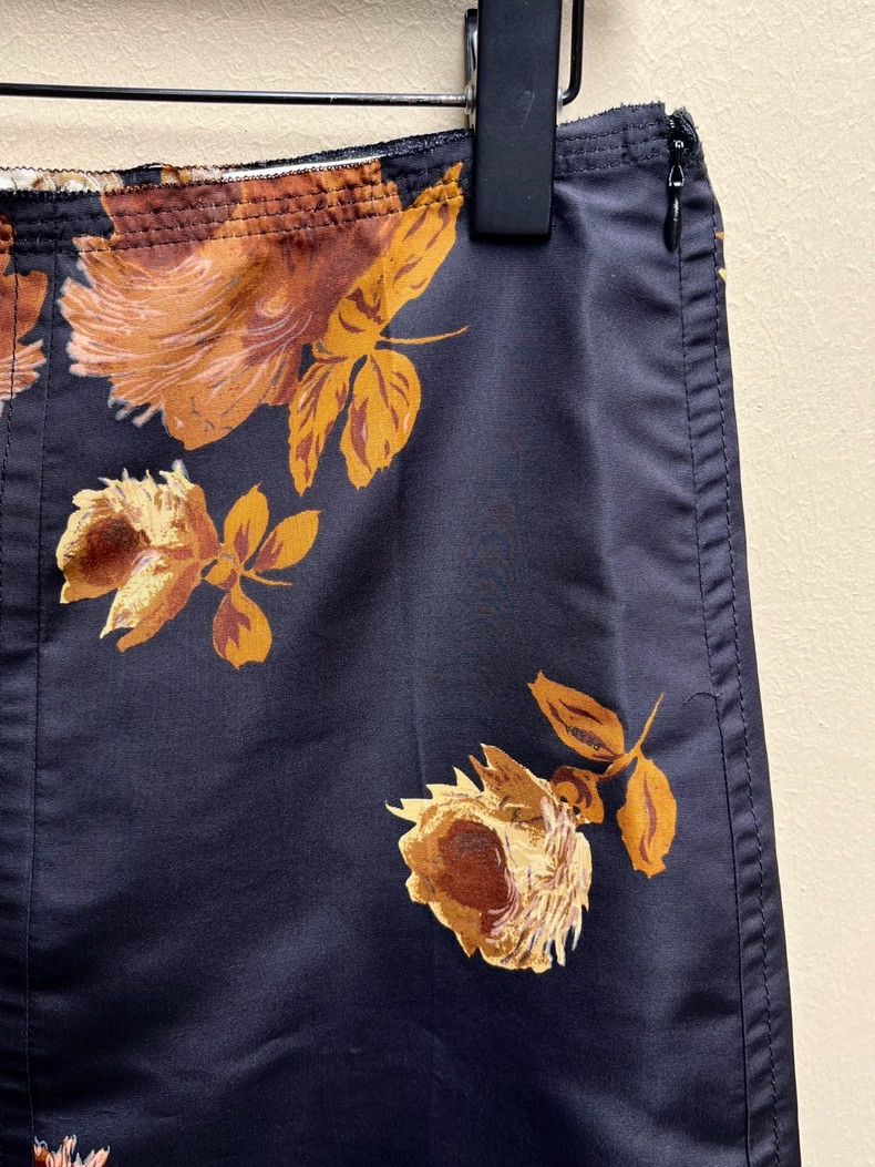 Prada Prada Silk printed short skirt Size 26" / US 2 / IT 38 - 5 Thumbnail