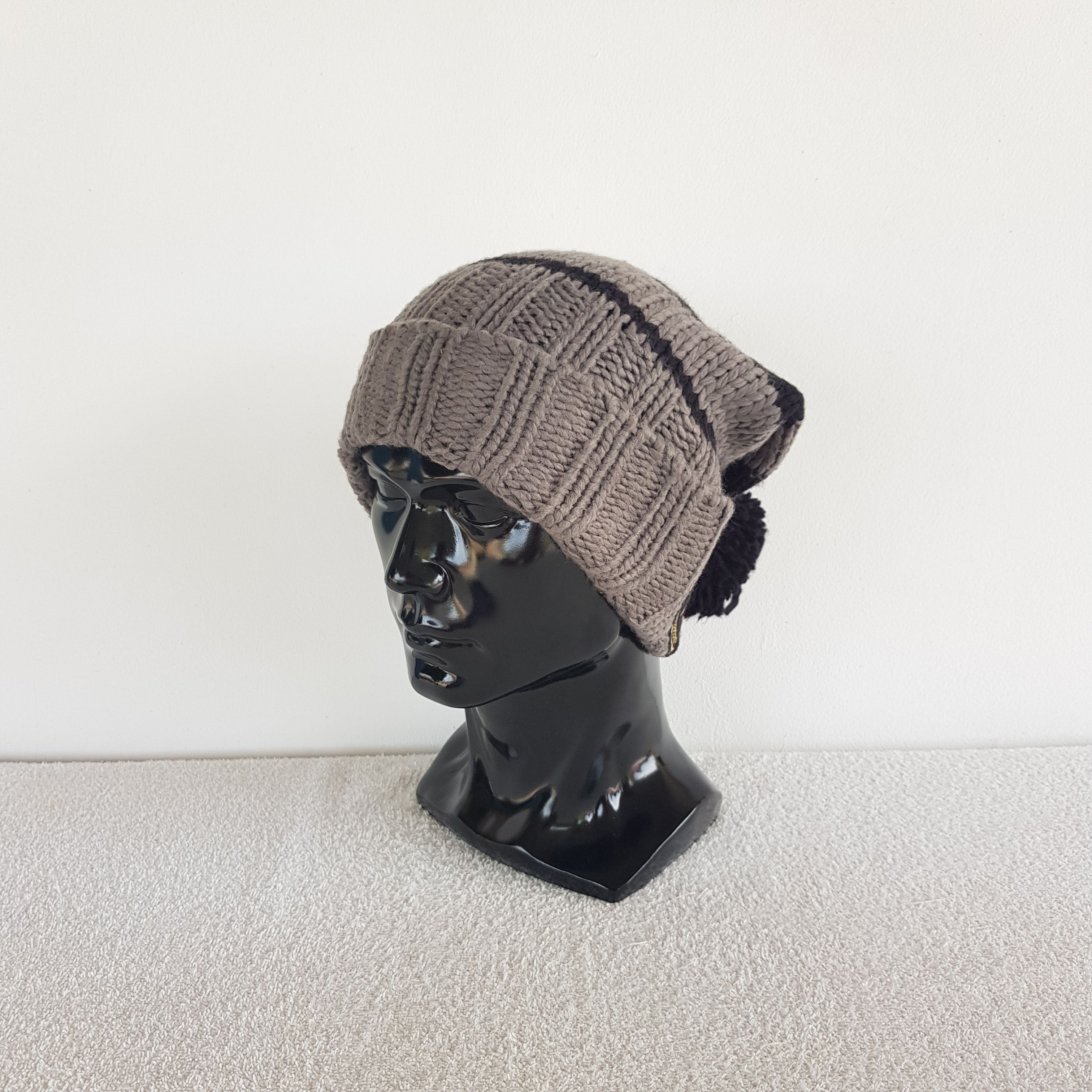 Disney Vintage Mickey Mouse Beanie Ribbed Knit Pom Snow Caps Hats. Size ONE SIZE - 1 Thumbnail