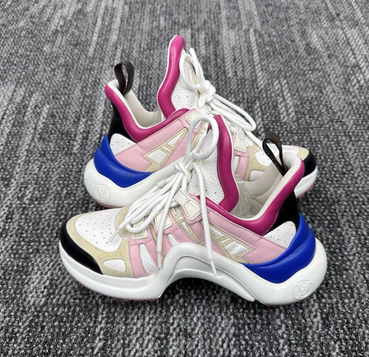 Louis Vuitton Louis Vuitton Archlight White & Pink Sneakers J42 Size US 5 / IT 35 - 4 Thumbnail