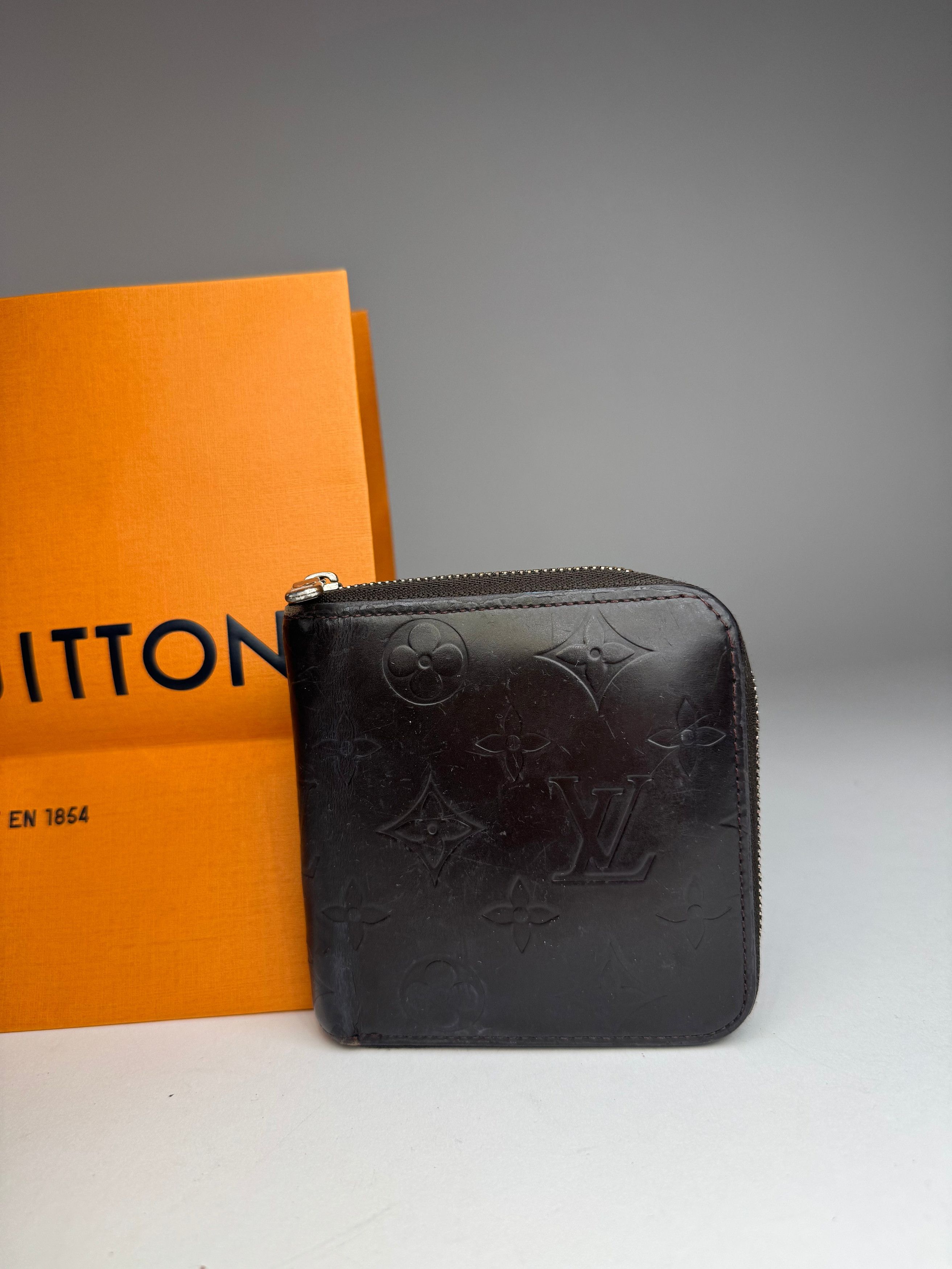 Louis Vuitton Vintage Vernis Leather Zippy Wallet Black Size ONE SIZE - 1 Thumbnail