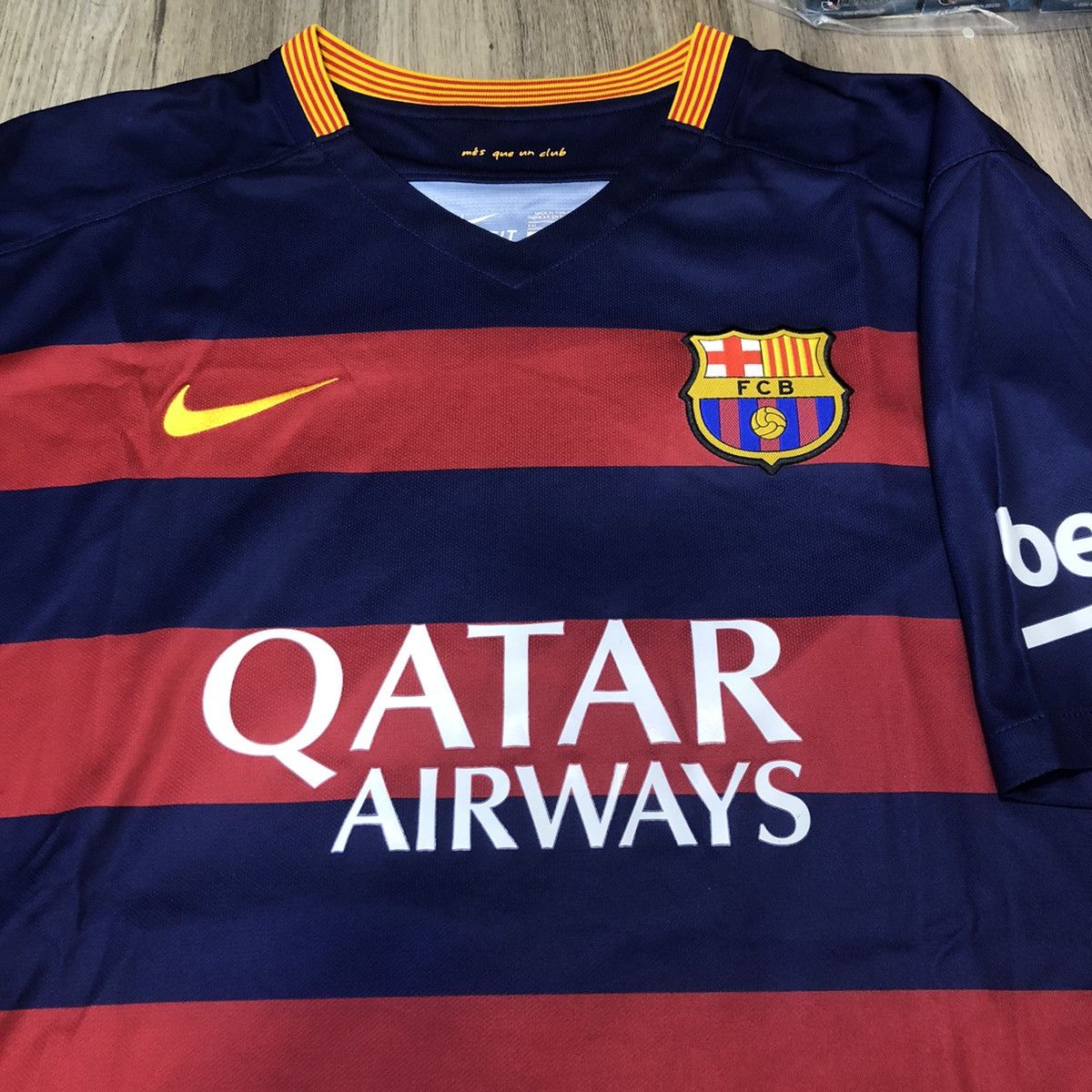 Nike Barcelona 15/16 home shirt #9 Suarez Size US XXL / EU 58 / 5 - 3 Thumbnail