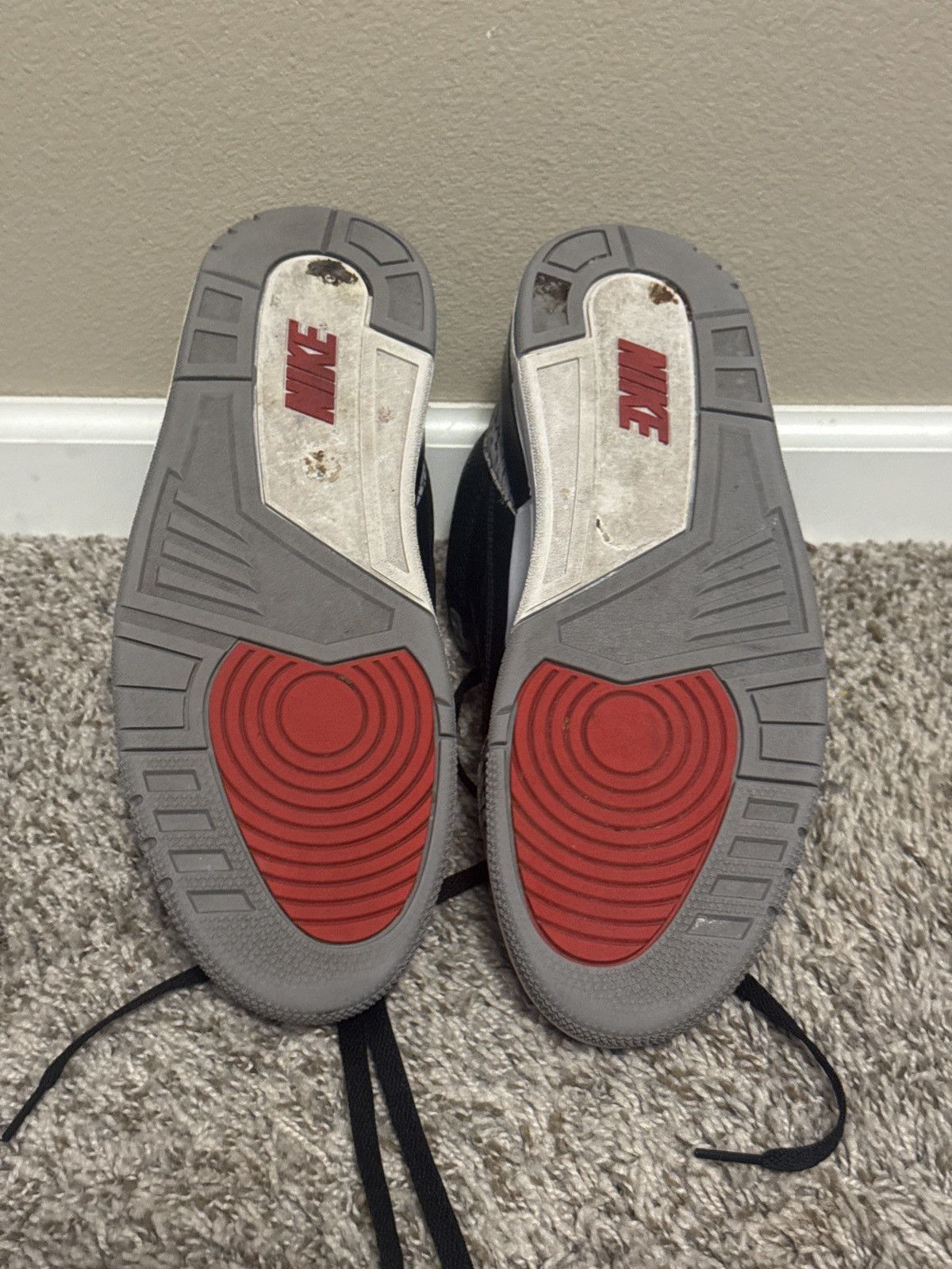 Jordan Brand Jordan Retro 3 Black Cement Size 10.5 Size US 10.5 / EU 43-44 - 4 Thumbnail