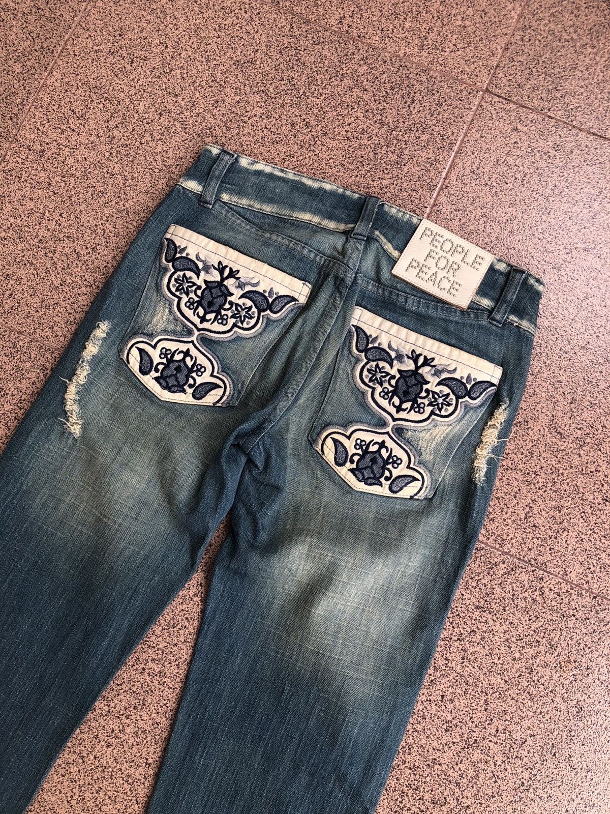Japanese Brand People 4 Peace Flared Distressed Floral Embroidered Size US 27 - 12 Thumbnail