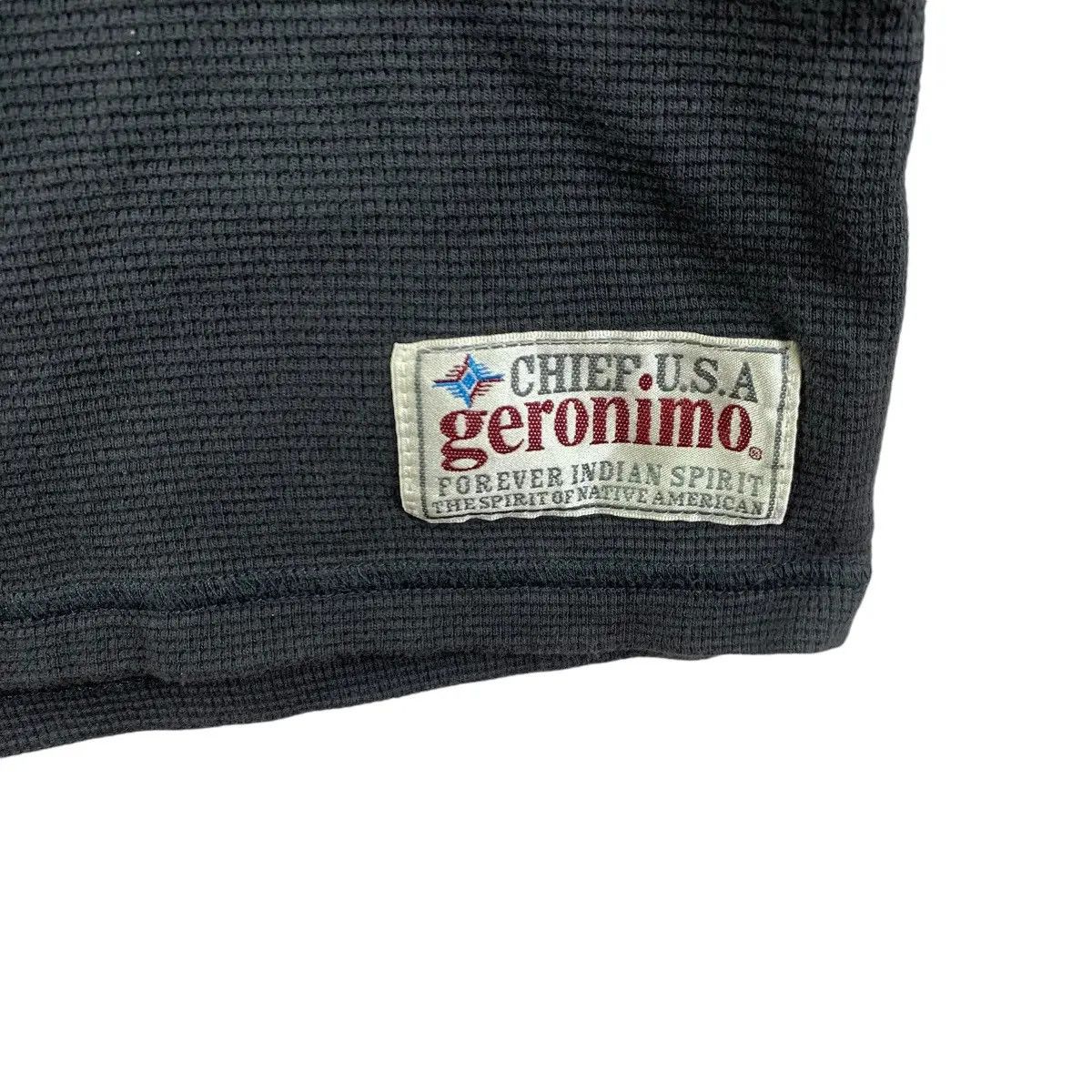 Vintage Vintage GERONIMO CHIEF USA Arizona Tribes Tee Shirt Size US XL / EU 56 / 4 - 4 Thumbnail