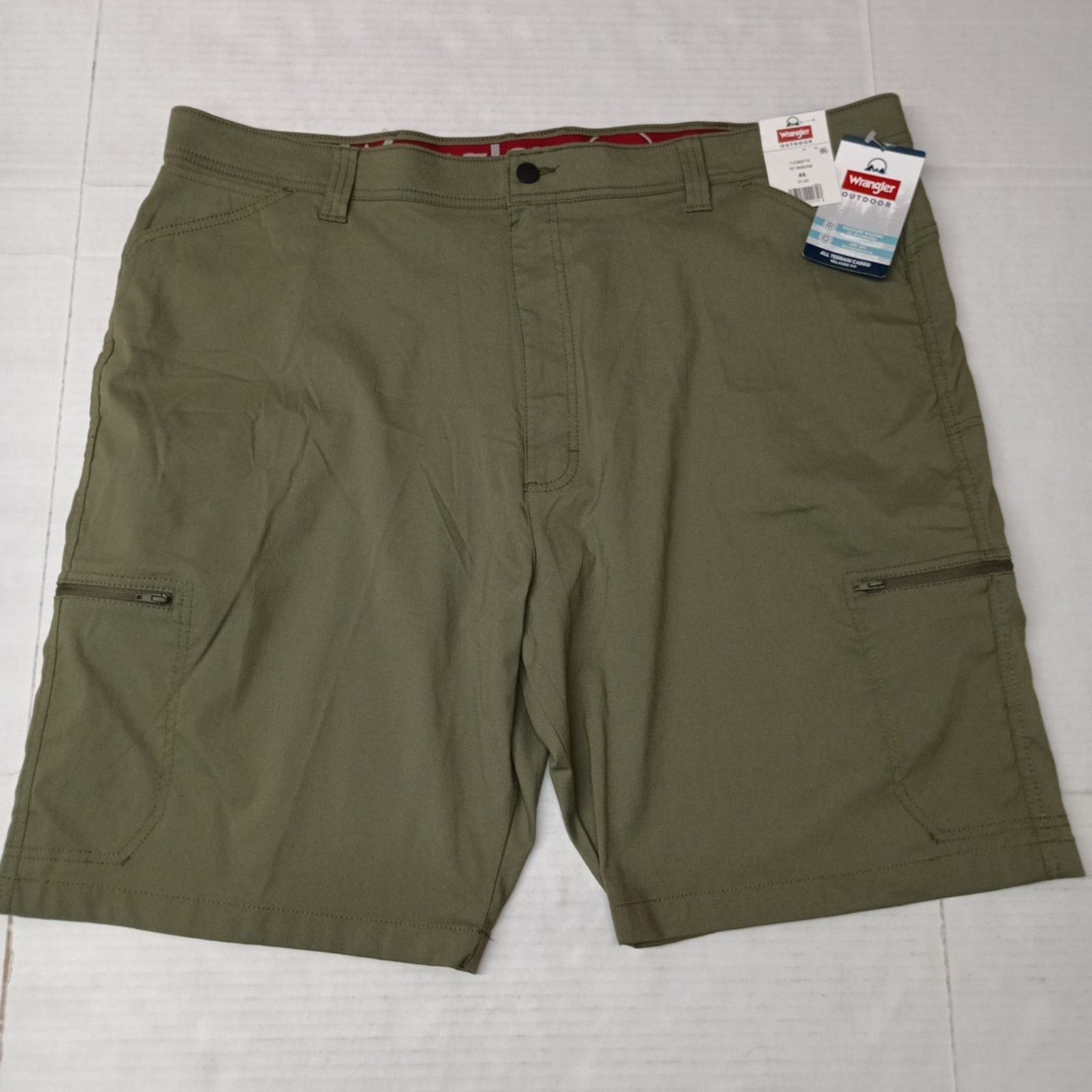 Wrangler Wrangler Cargo Shorts Men's Size 44 Green 10" Inseam Relaxed Size US 44 / EU 60 - 1 Thumbnail
