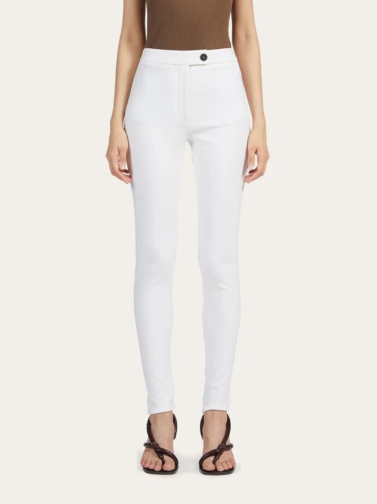 Salvatore Ferragamo o1s1rm0126 Pant in White Size 28" / US 6 / IT 42 - 1 Thumbnail