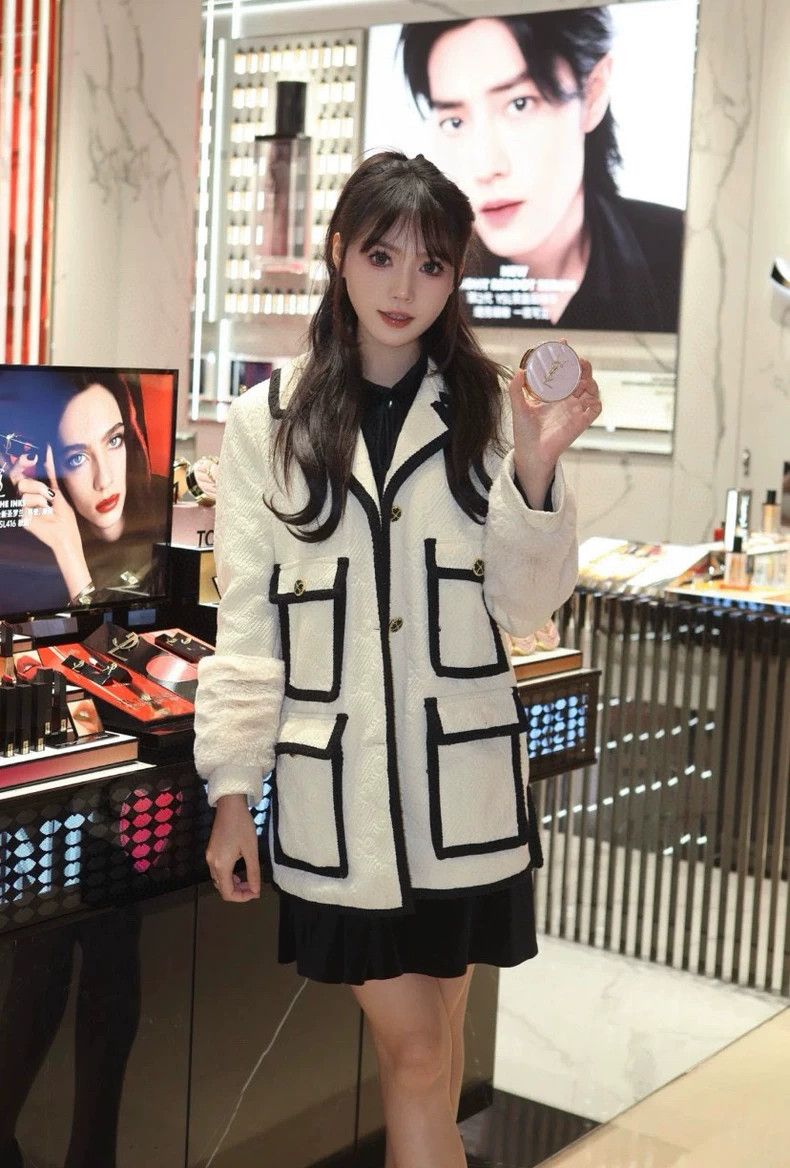 Gucci Gucci Size 36 Classic coat size 36 2502-Nextarrow Size US XXS / EU 40 - 8 Thumbnail