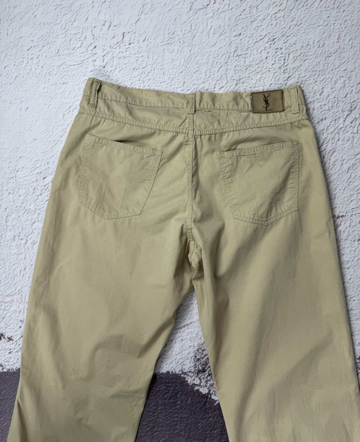 Yves Saint Laurent Yves Saint Laurent vintage beige pocket logo chino pants Size US 36 / EU 52 - 17 Thumbnail