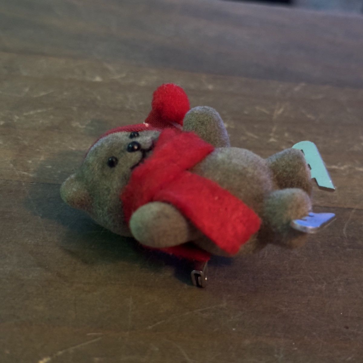 Vintage Vintage 80’s flocked ice skating teddy bear brooch Size ONE SIZE - 5 Thumbnail