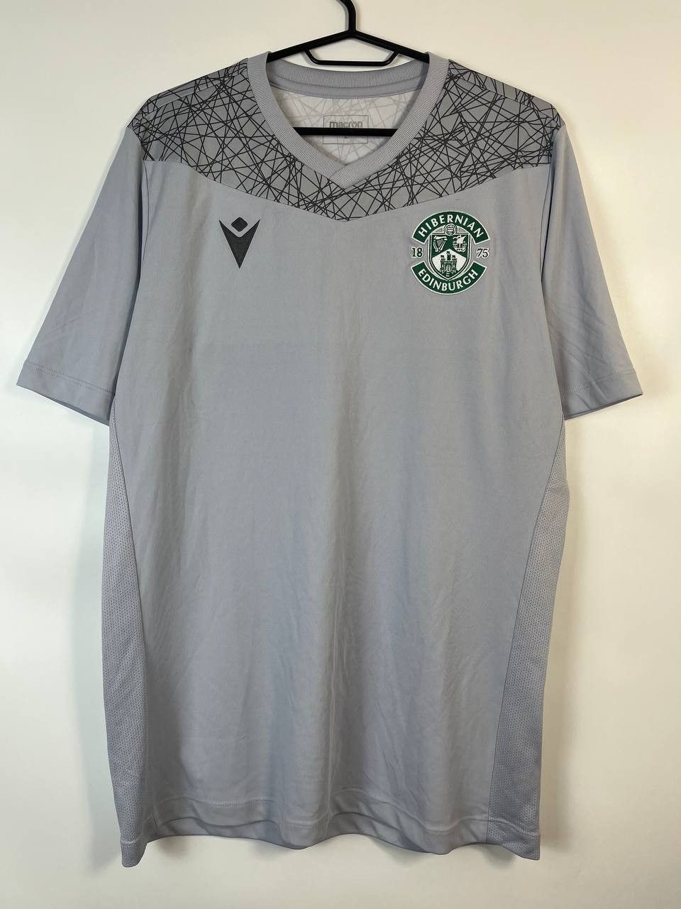 Macron HIBERNIAN FC 2019 2020 AWAY SHIRT MACRON FOOTBALL SIZE L Size US L / EU 52-54 / 3 - 1 Thumbnail