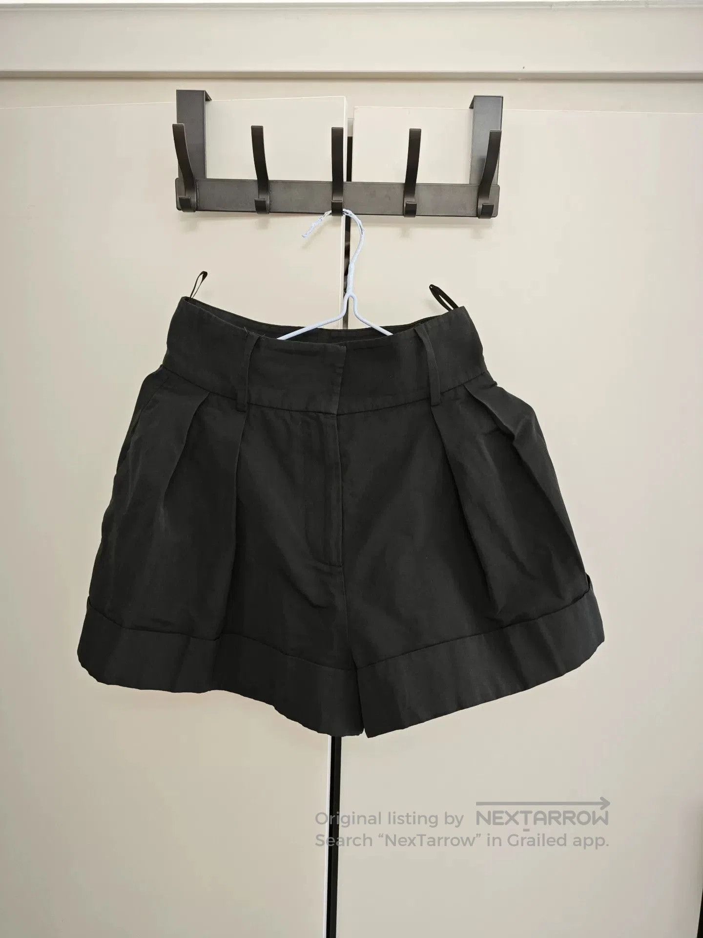 Valentino Valentino Women's Black Shorts Size 38. Size 37" - 1 Thumbnail