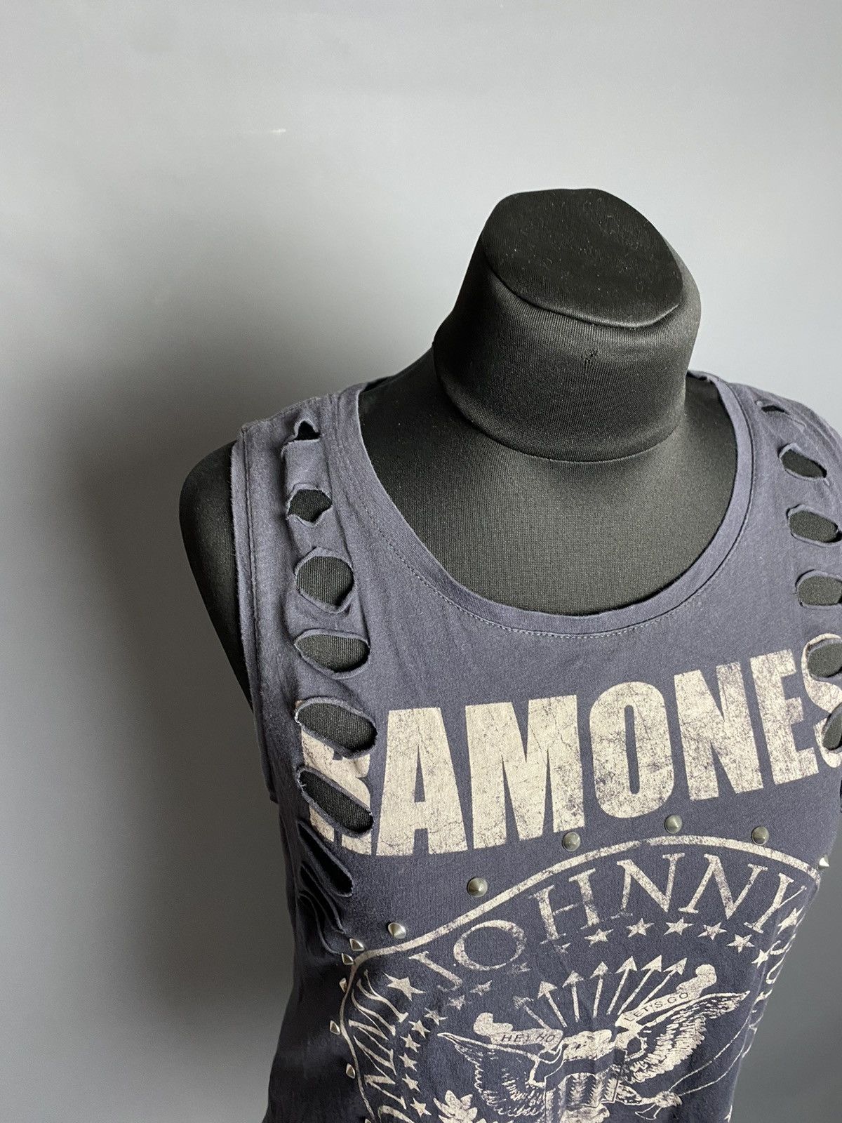 Band Tees The Ramones Blitzkrieg Bop Tank Top Distressed Skipes Size US L / EU 52-54 / 3 - 2 Thumbnail