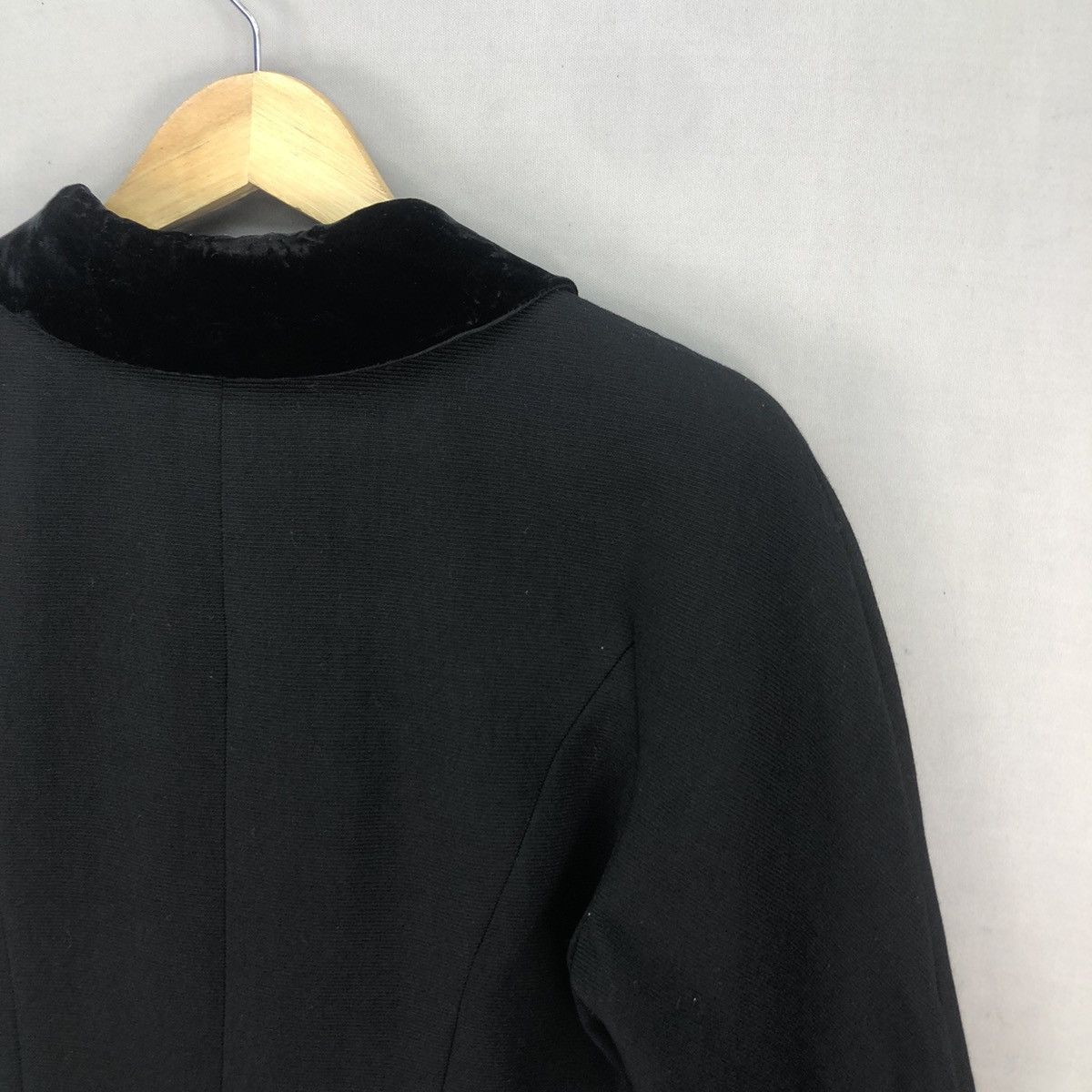 Dior Vintage Christian Dior Velvet Cropped Jacket Size S / US 4 / IT 40 - 15 Thumbnail