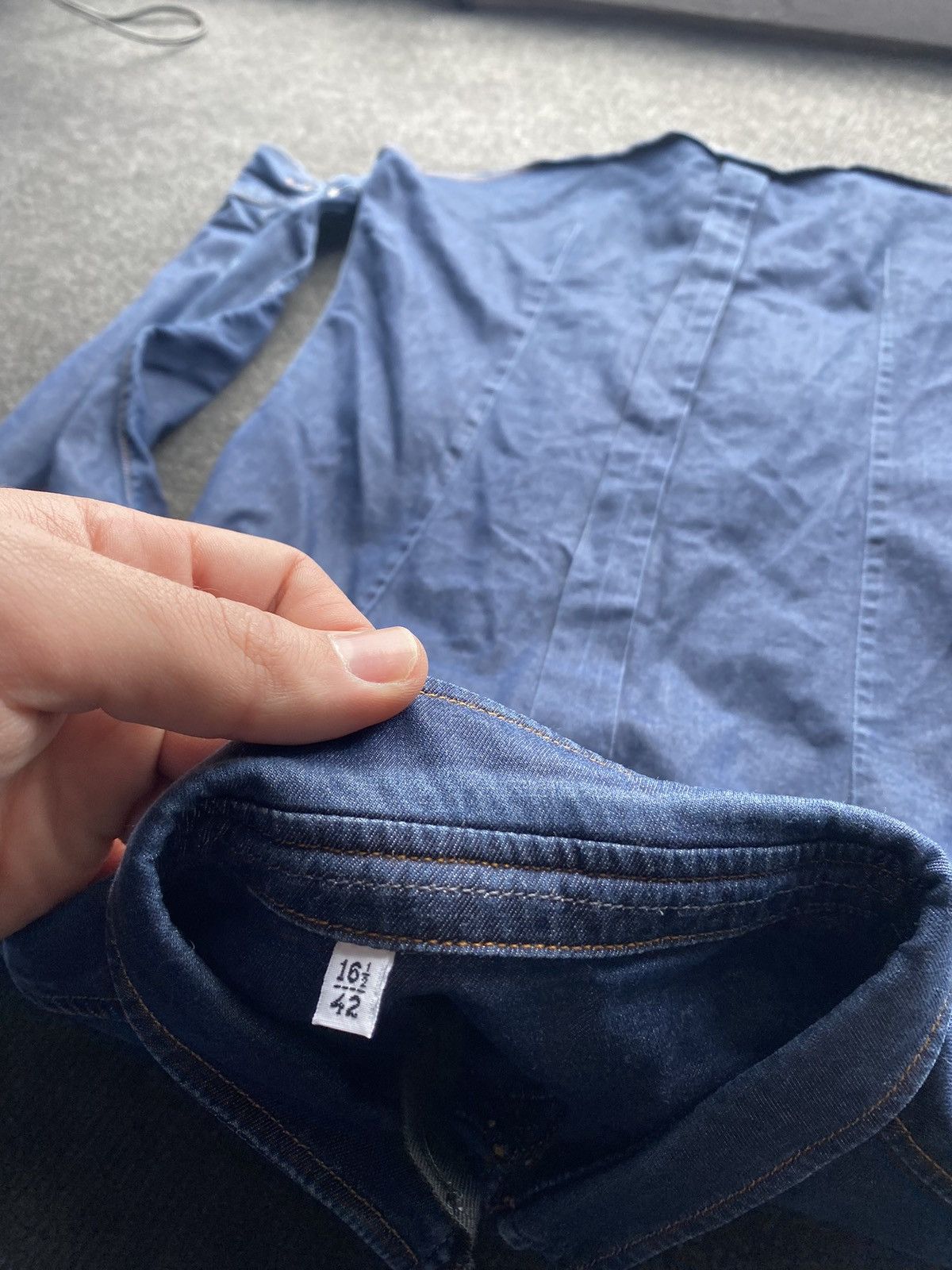 Dolce & Gabbana 🔥Dolce Gabbana brad 16 1/2 42 m size denim button up shirt Size US M / EU 48-50 / 2 - 21 Thumbnail