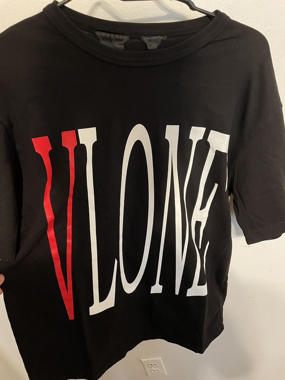 Vlone VLONE Red/Black Staple T-shirt Red V Size US M / EU 48-50 / 2 - 1 Thumbnail
