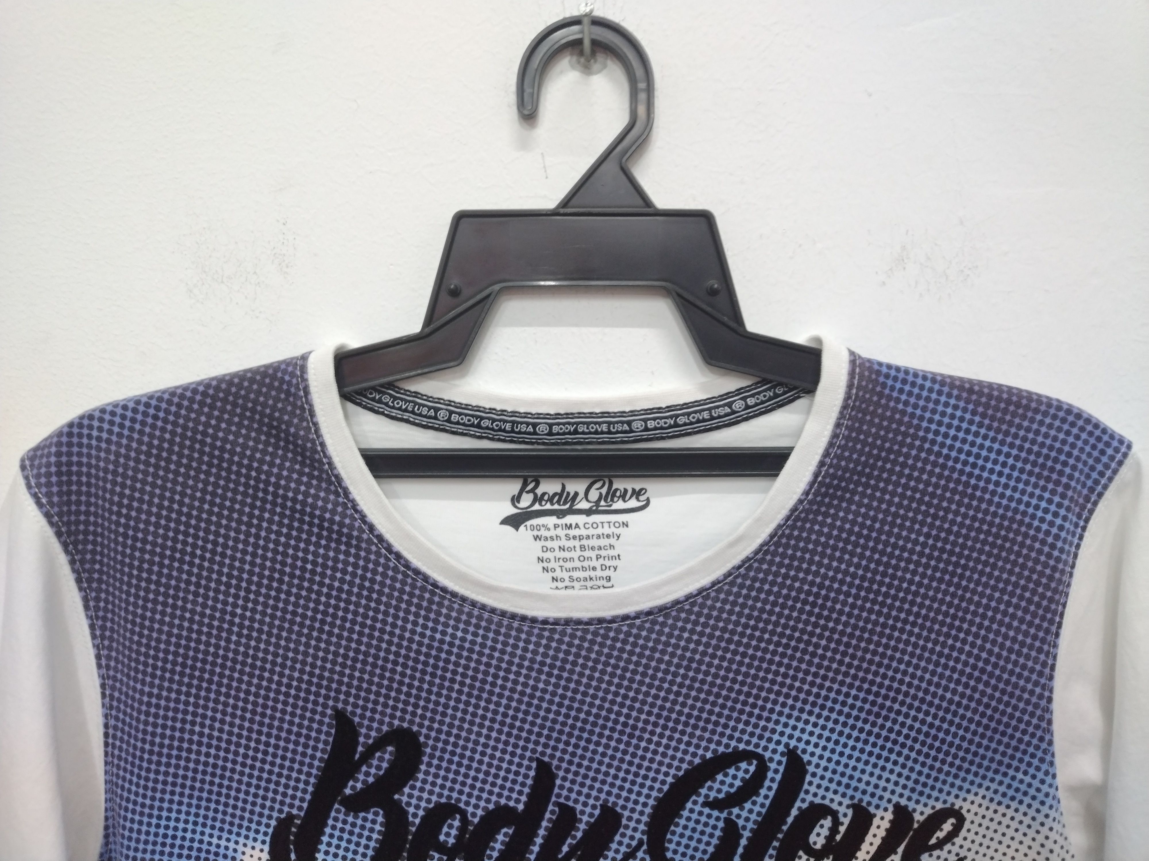 Body Glove Rare design over print body glove usa t shirt L slim fit Size US L / EU 52-54 / 3 - 3 Thumbnail