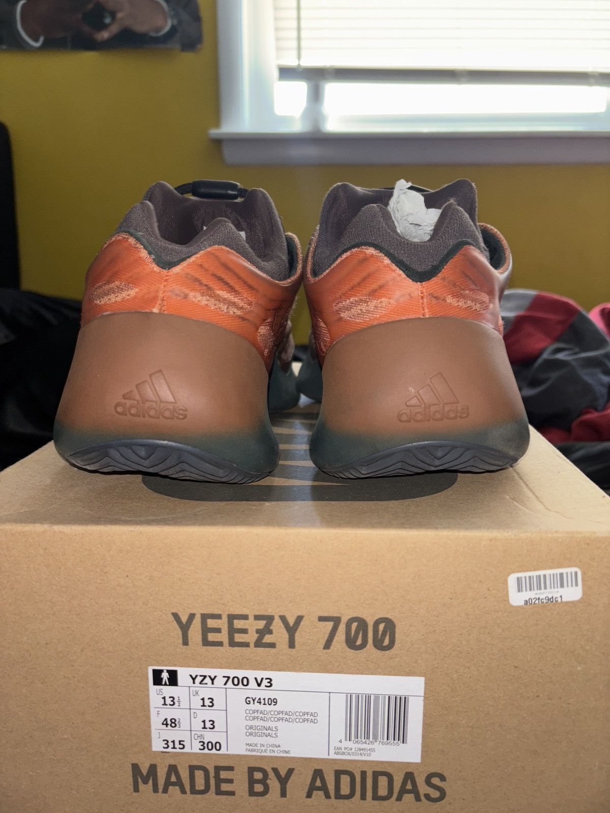 Yeezy Yeezy 700 V3 Size US 13 / EU 46 - 3 Thumbnail