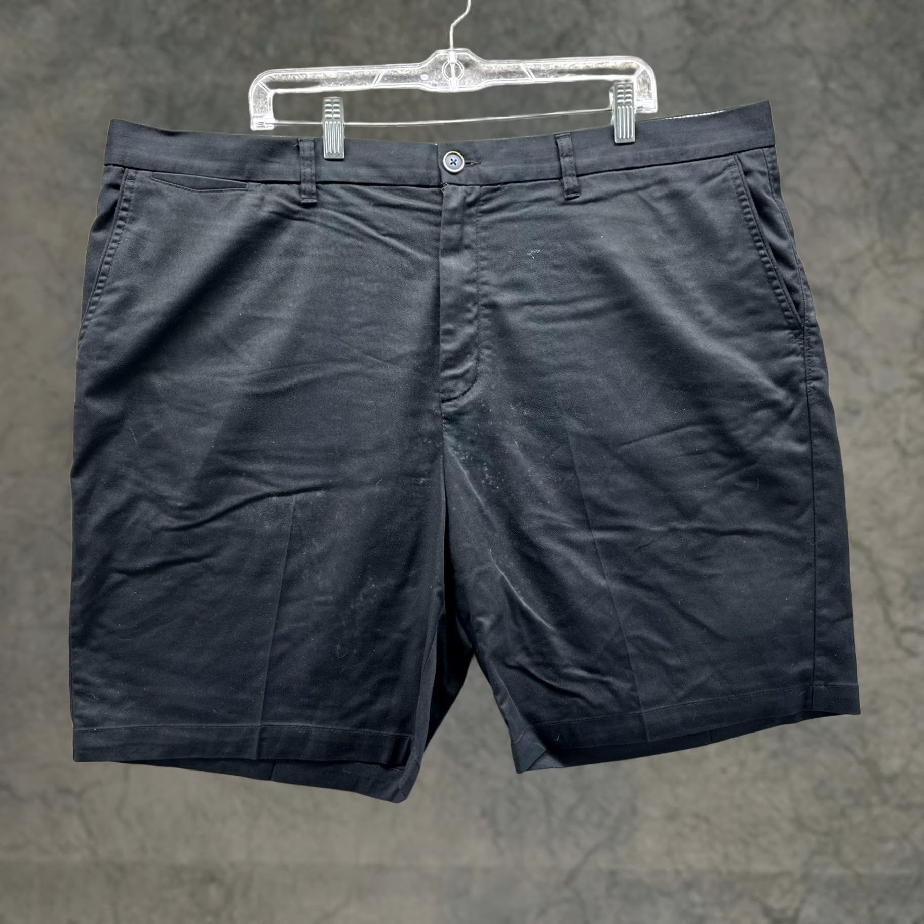 Tommy Bahama Tommy Bahama Shorts Mens 44 Black Stretch Chino Flat Front 10 Inseam Casual Size US 44 / EU 60 - 1 Thumbnail