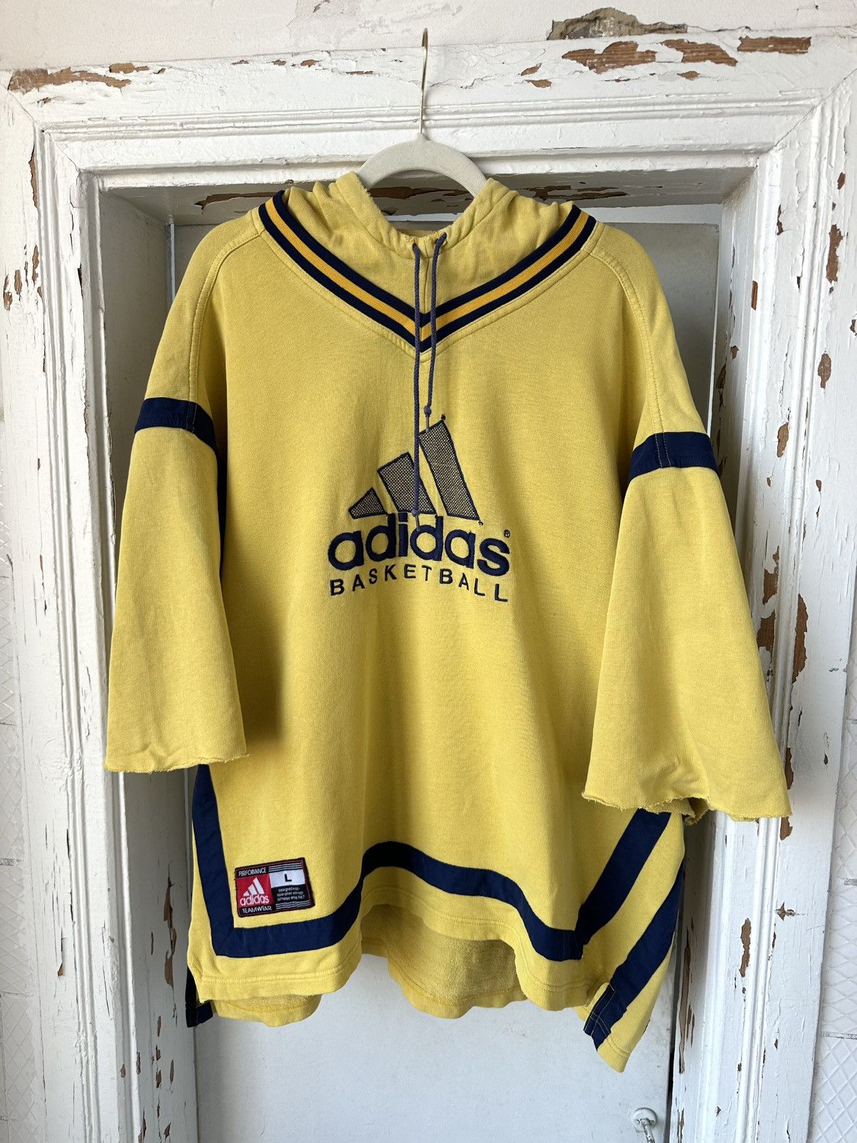 Vintage Vintage 90s Adidas Basketball Yellow Torn Oversized Hoodie Size US L / EU 52-54 / 3 - 1 Thumbnail
