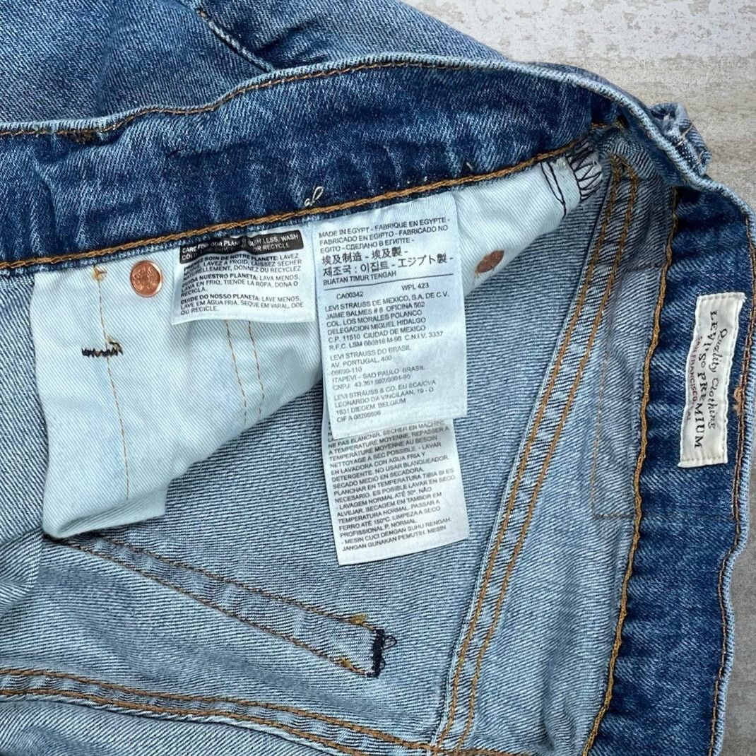 Levi's Vintage Y2K Levis Jean 33x30 Slim Bootcut Flared Medium Wash Size US 33 - 7 Thumbnail