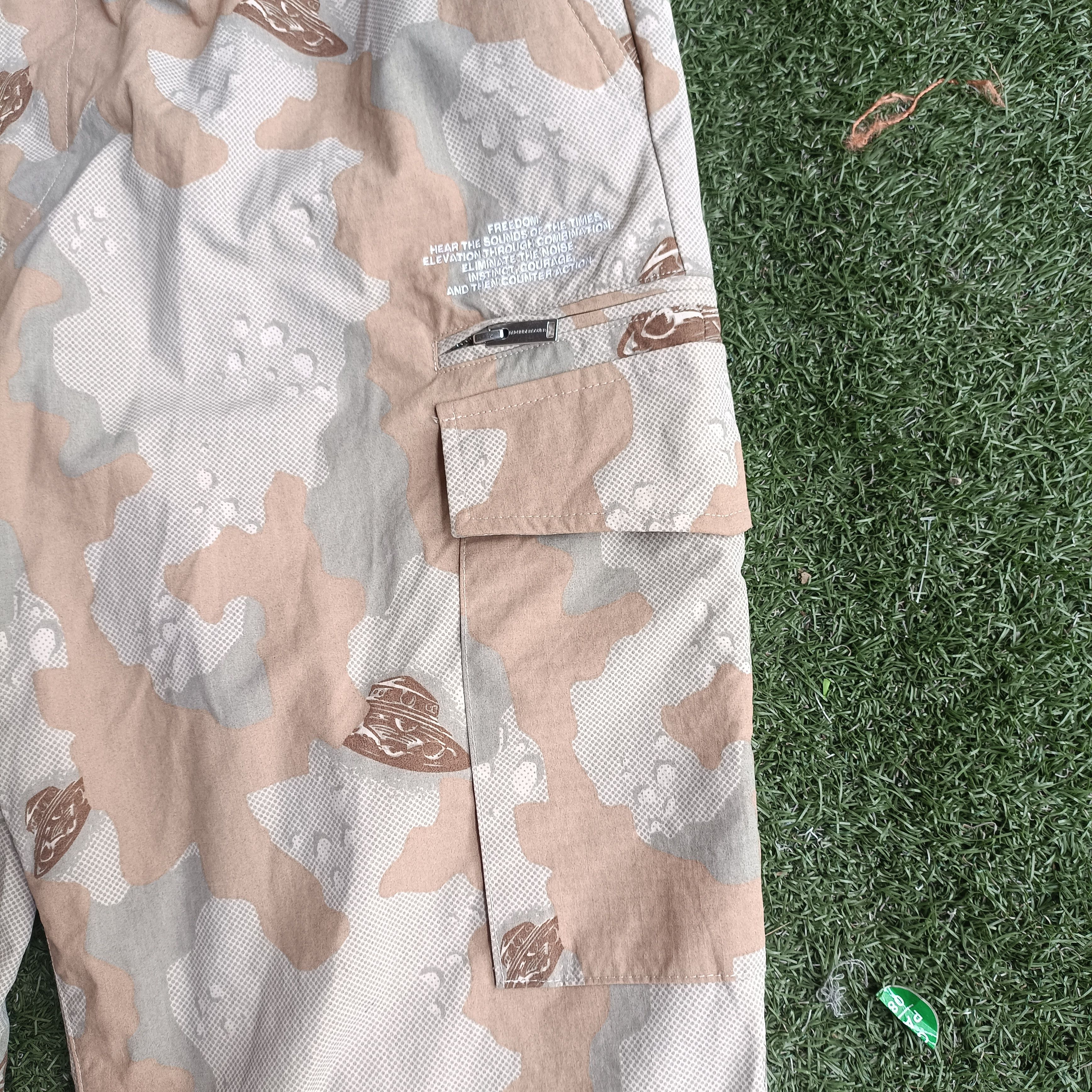 GU × Undercover Gu x Undercover Wide Ufo Cargo Pants Freedom Size US 34 / EU 50 - 5 Thumbnail