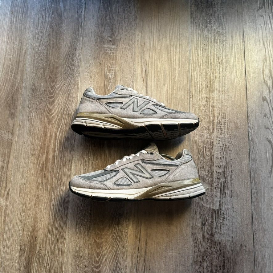 NEW BALANCE • 990v4 