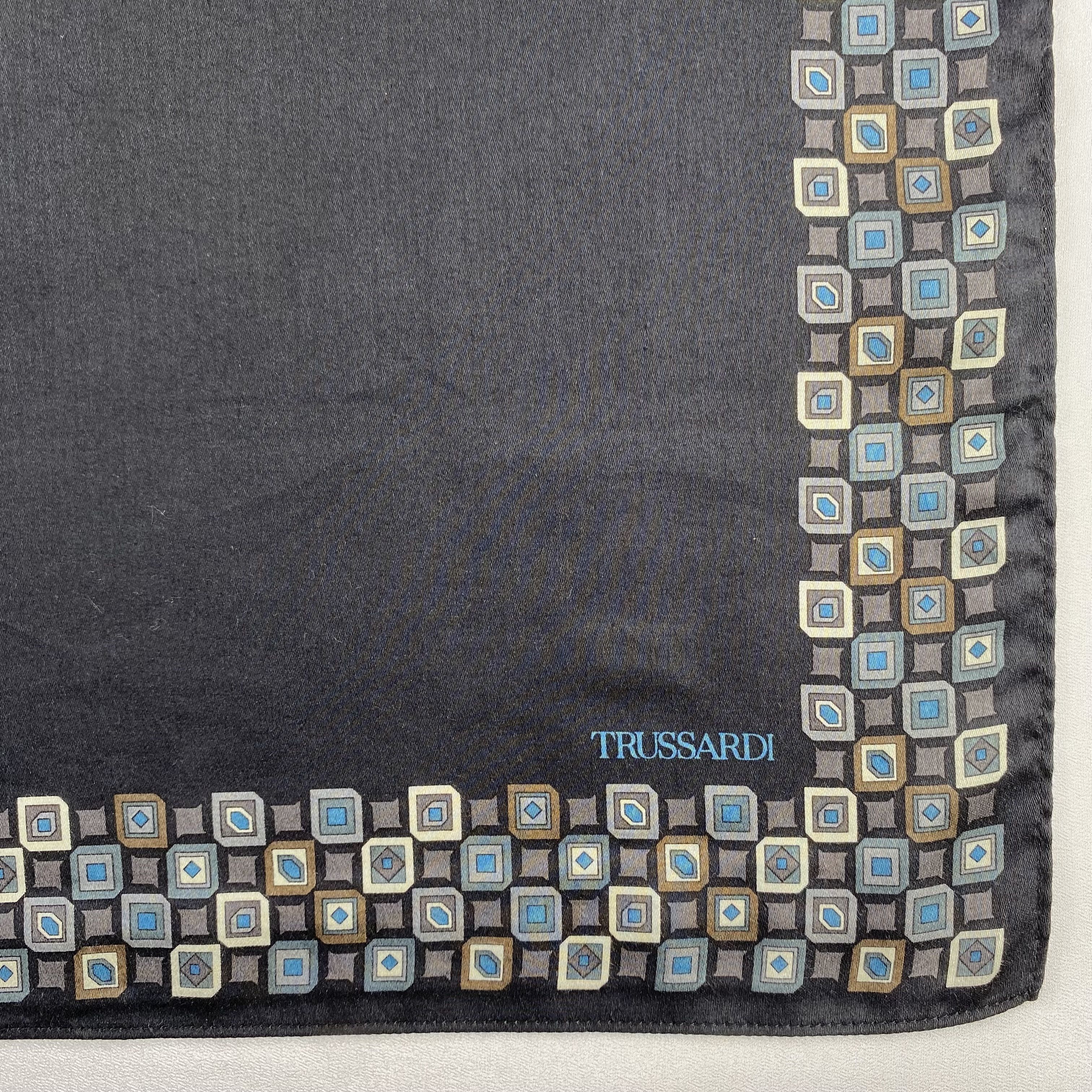 Trussardi × Vintage Trussardi Neckerchief / Bandana / Handkerchief-P839 Size ONE SIZE - 3 Thumbnail