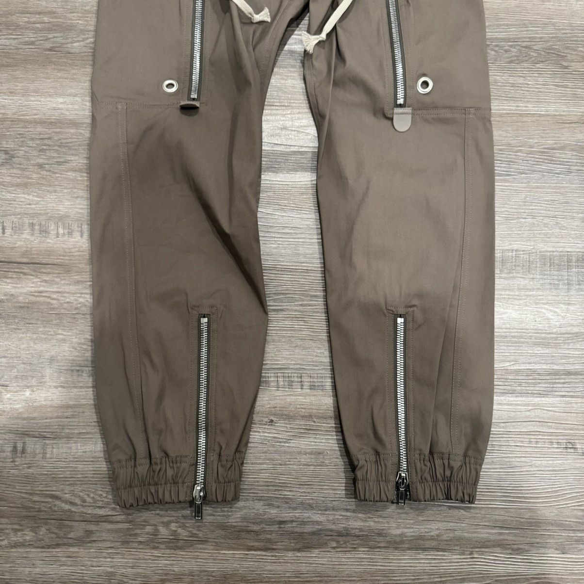 Rick Owens Rick Owens Bauhaus Cargo Drawstring Pants in Dust Size US 40 / EU 56 - 4 Thumbnail