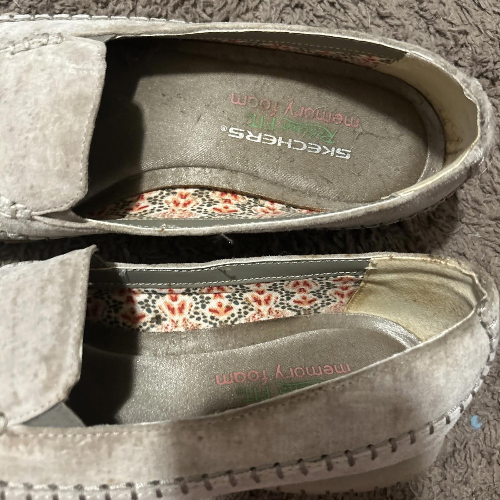 SKECHERS SKECHERS Relaxed Fit Memory Foam Beige Suede Women's Sz9 Size US 9 / IT 39 - 5 Thumbnail