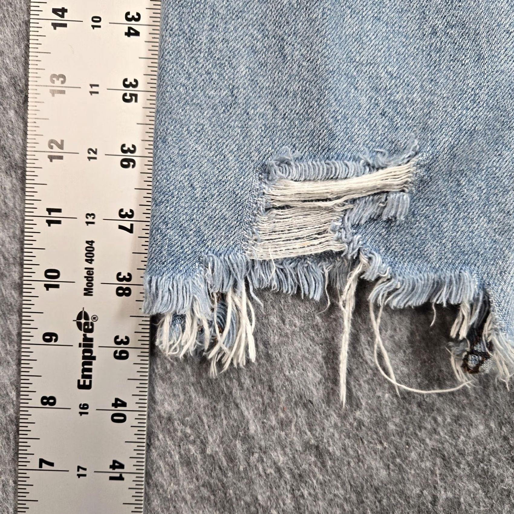 Vintage We The Free Jeans Womens 31 Light Wash High Rise Distressed Button Fly Jeans Size 24" / US 00 / IT 34 - 4 Thumbnail
