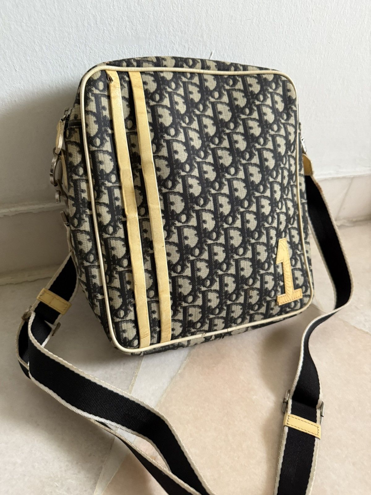 Dior Authentic Vintage Christian Dior Monogram sling bag Size ONE SIZE - 9 Thumbnail