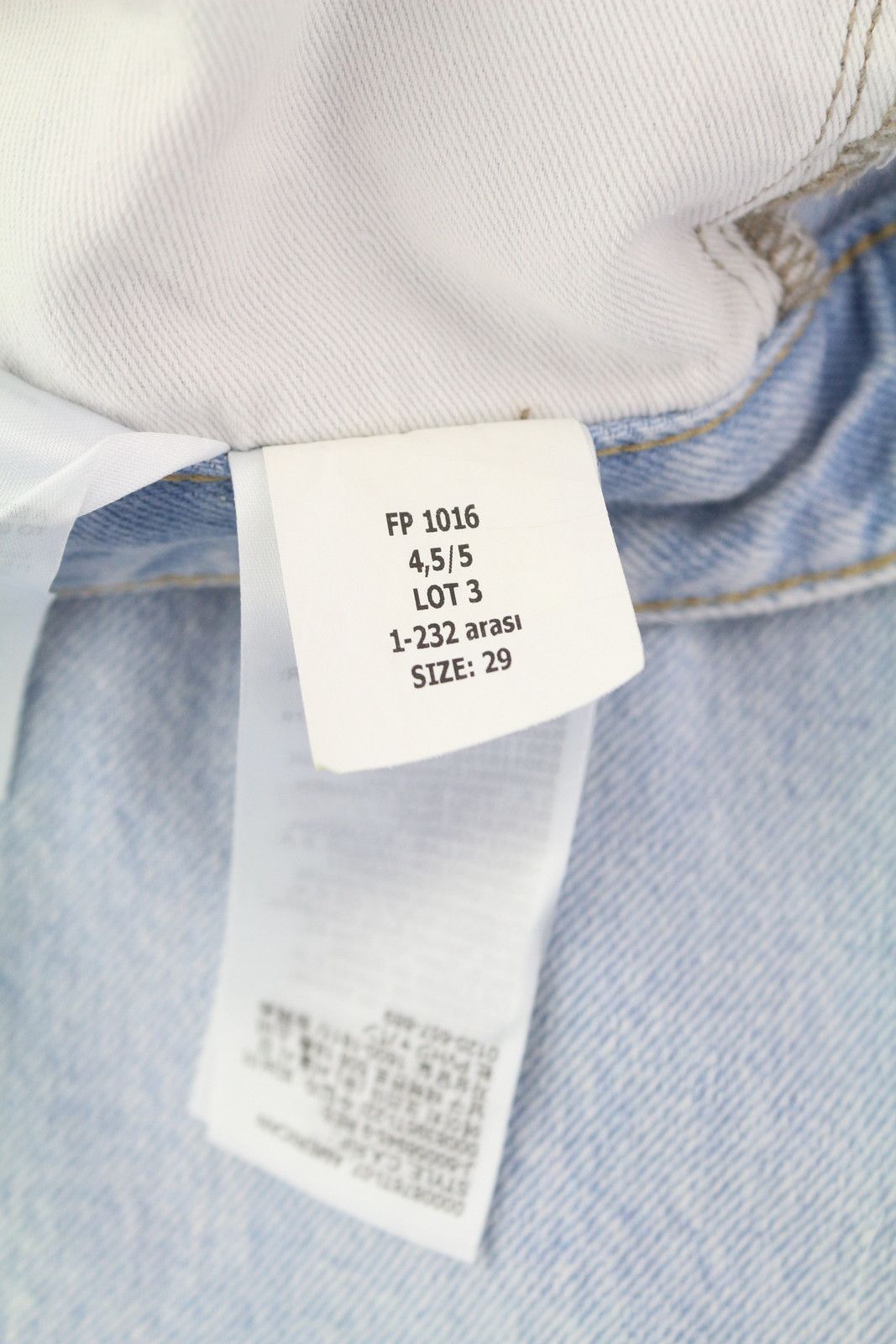 Calvin Klein 90S STRAIGHT W29 Light Blue Washed Zip Fly Denim 85297 Size US 29 - 12 Thumbnail