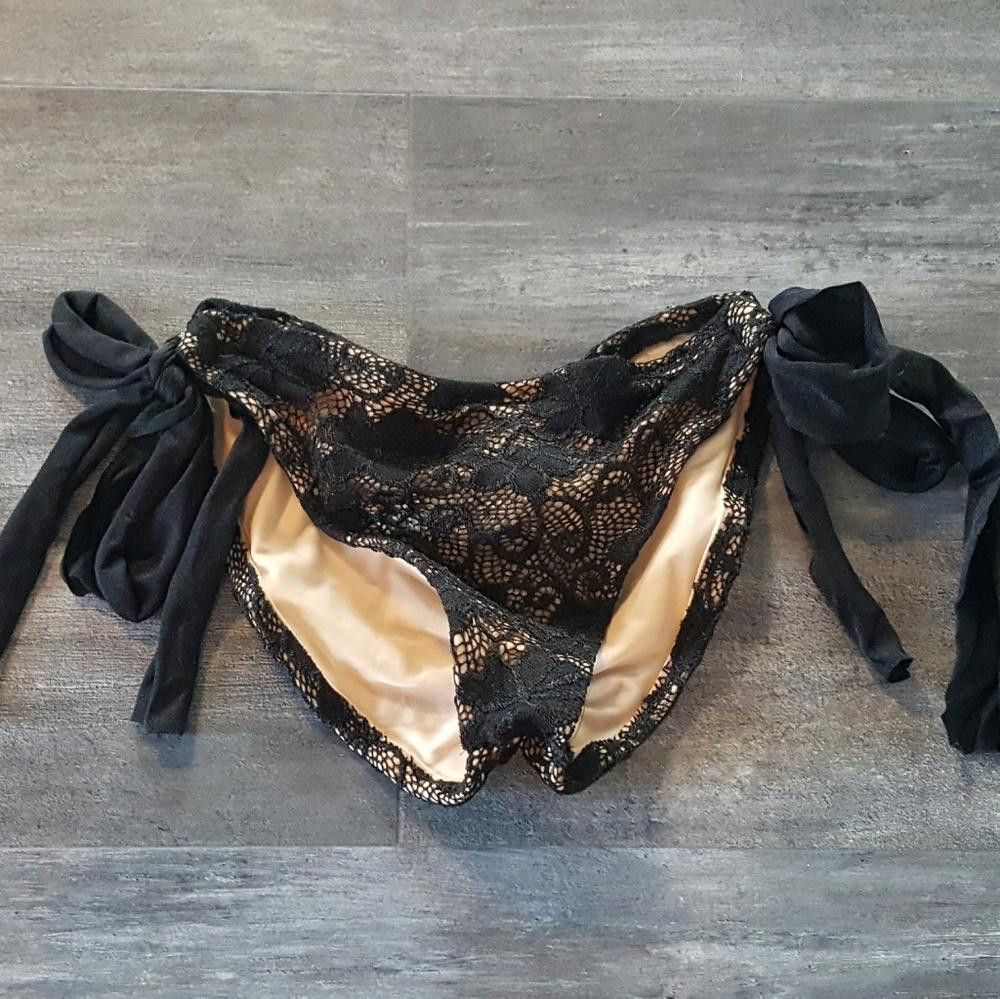 Designer Black Nude Laced Bikini Bottoms Size ONE SIZE - 1 Thumbnail