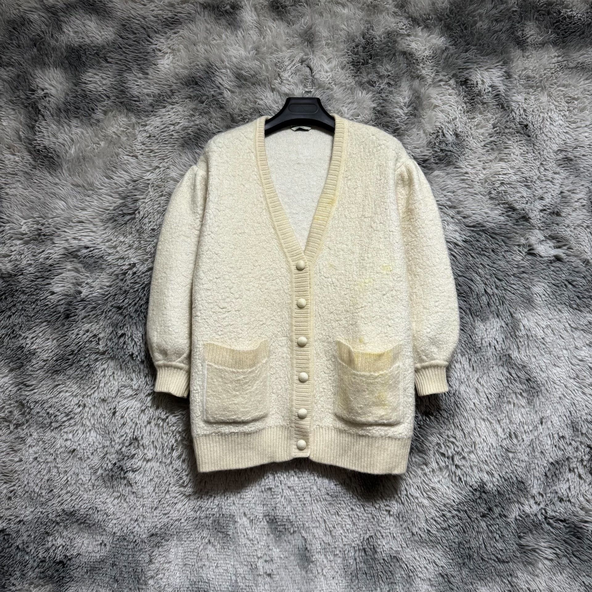 Fendi Fendi White Cardigan Designer Casual Size US S / EU 44-46 / 1 - 1 Thumbnail